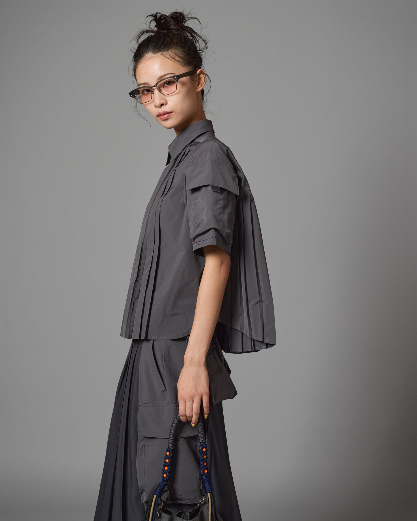 PIN TUCK TECH SHIRT (GRAY)
