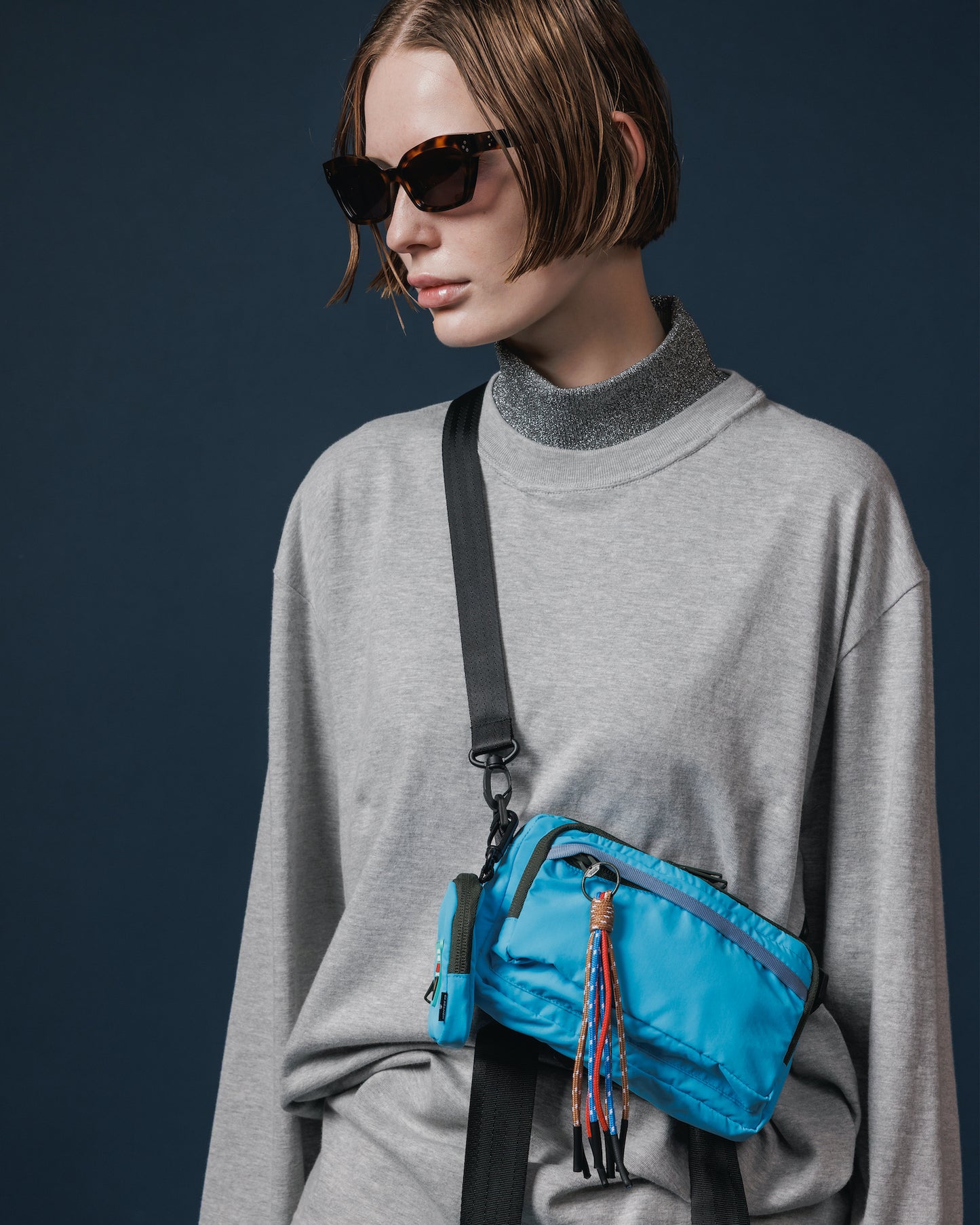 GLITTER MOCK NECK L/S T-SHIRT (GRAY)