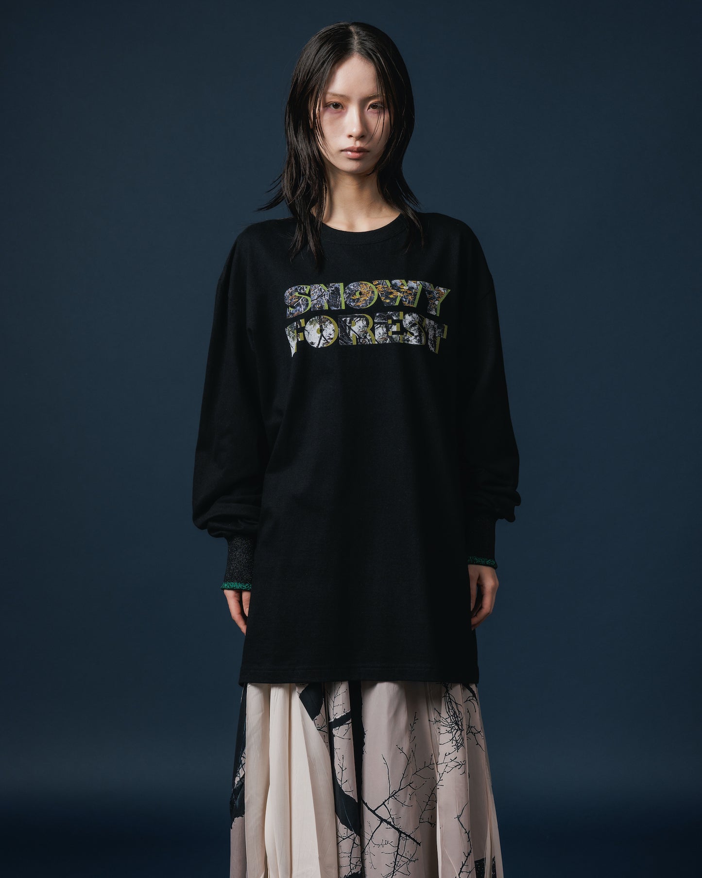 SNOWY FOREST PRINT L/S T-SHIRT (BLACK)
