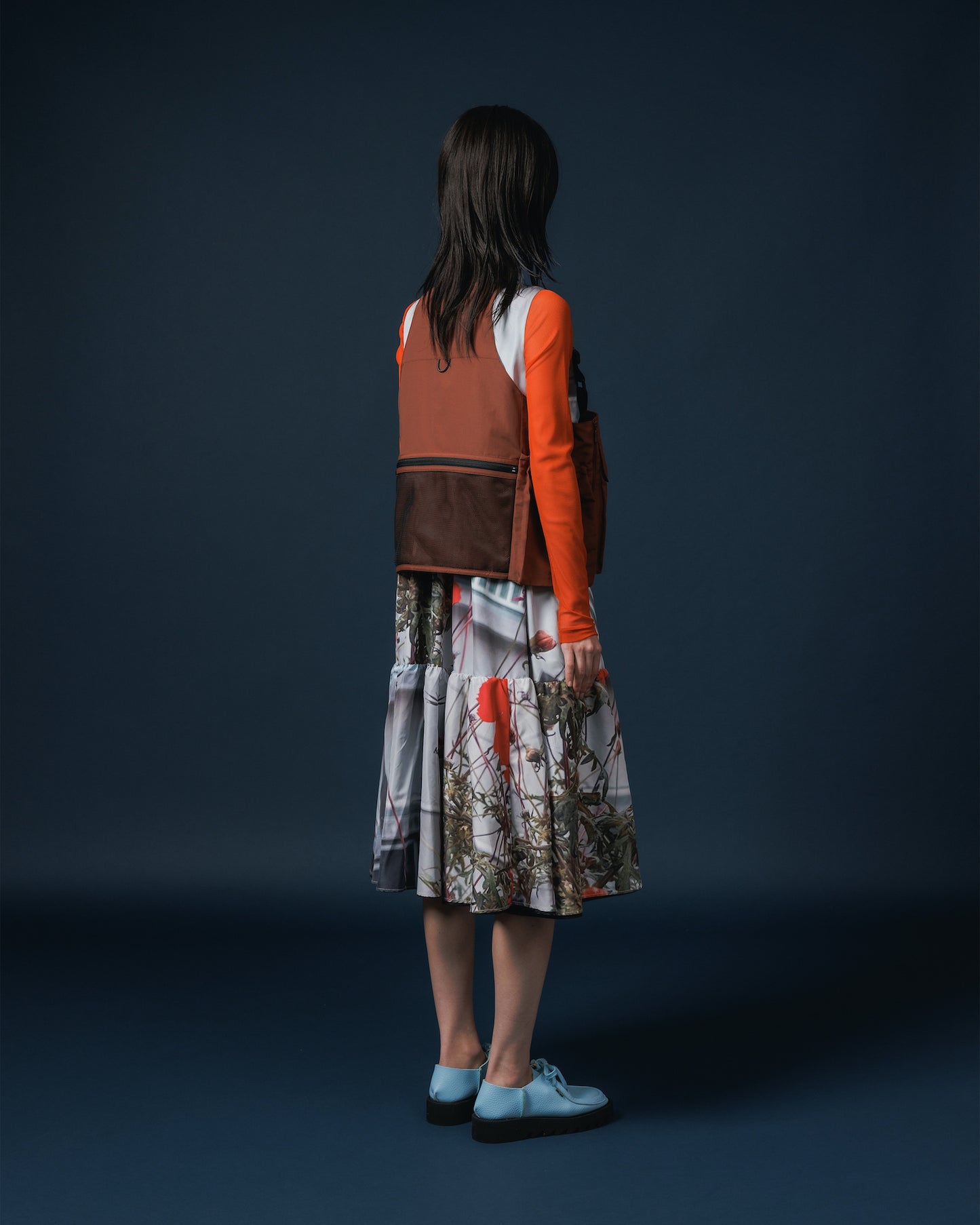 REVERSIBLE GATHER ONE-PIECE (FLOWER x BLACK)