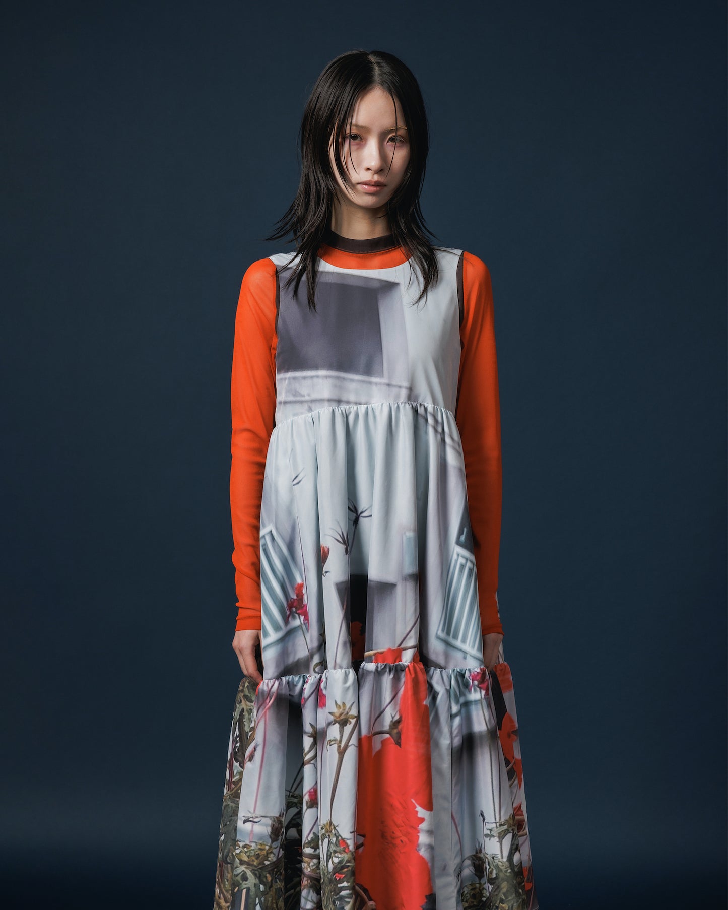 REVERSIBLE GATHER ONE-PIECE (FLOWER x BLACK)