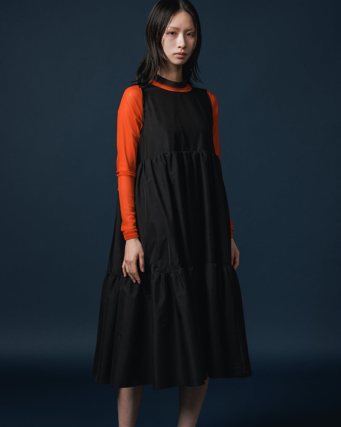 REVERSIBLE GATHER ONE-PIECE (FLOWER x BLACK)