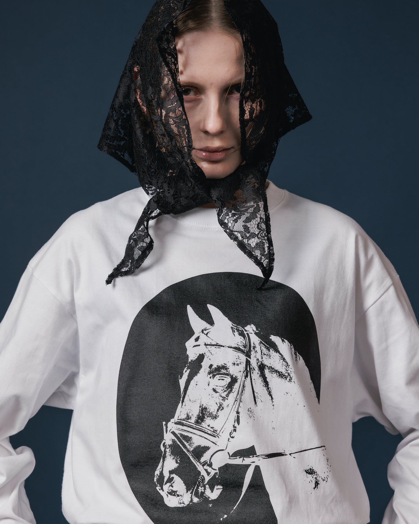 SHOW PRINT L/S T-SHIRT (WHITE)