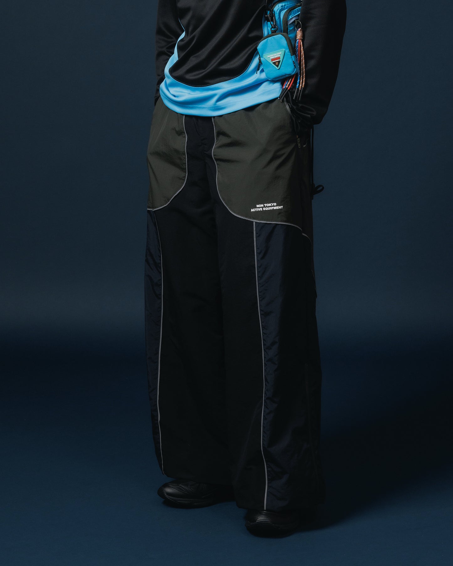 SWITCHING NYLON PANTS (NAVY x BLACK)