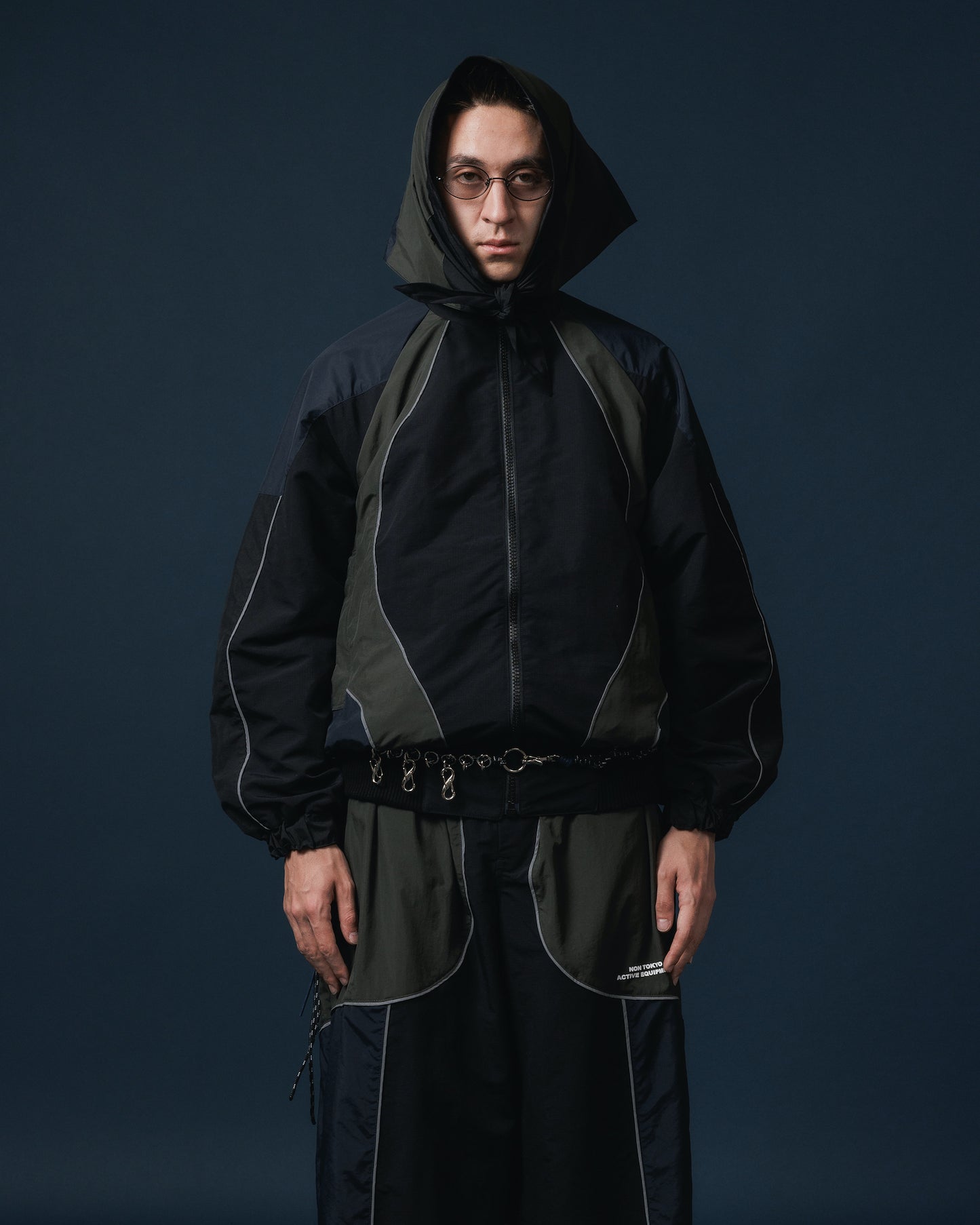 REVERSIBLE SWITCHING BLOUSON & SCARF (NAVY x BLACK)