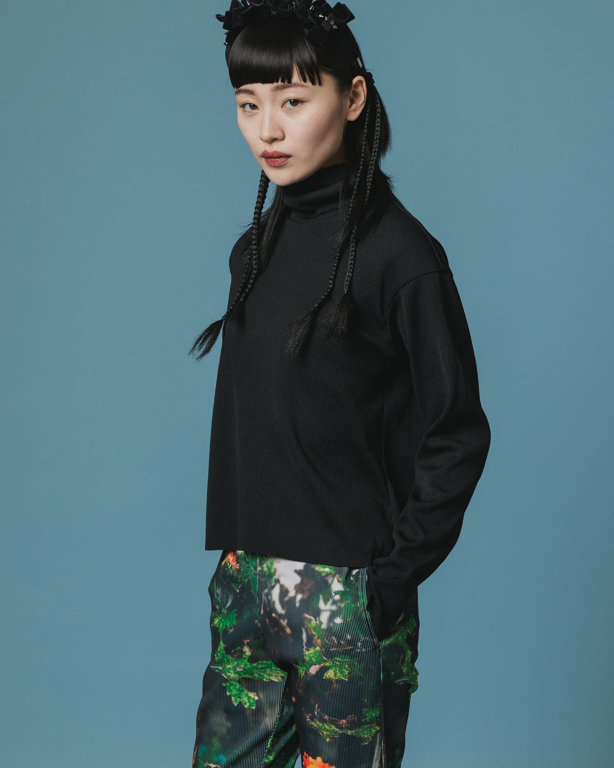 RIB HI-NECK TOP (BLACK)