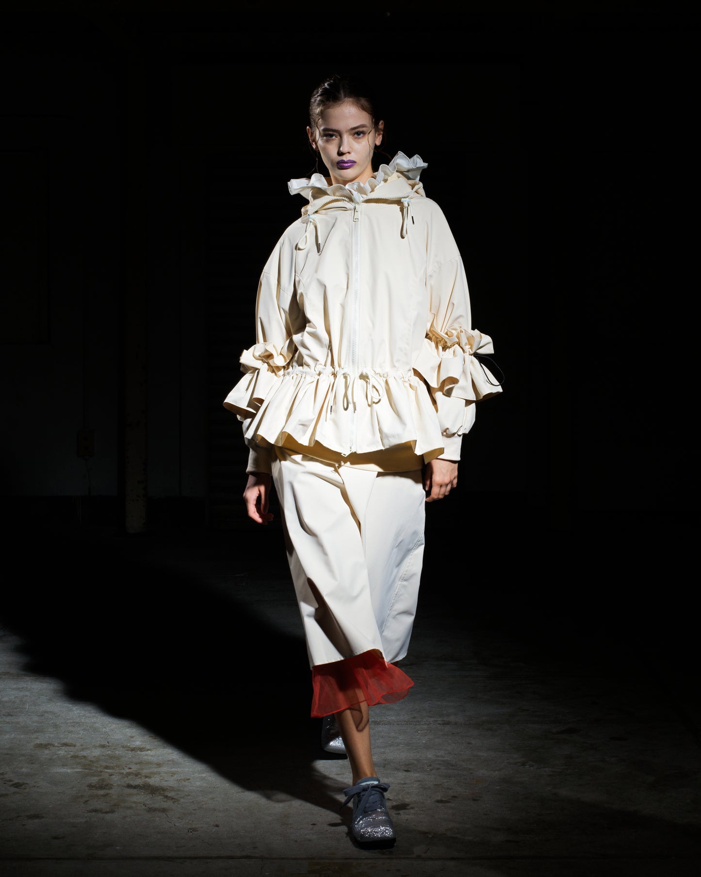 FRILL SWEAT HOODIE (IVORY)