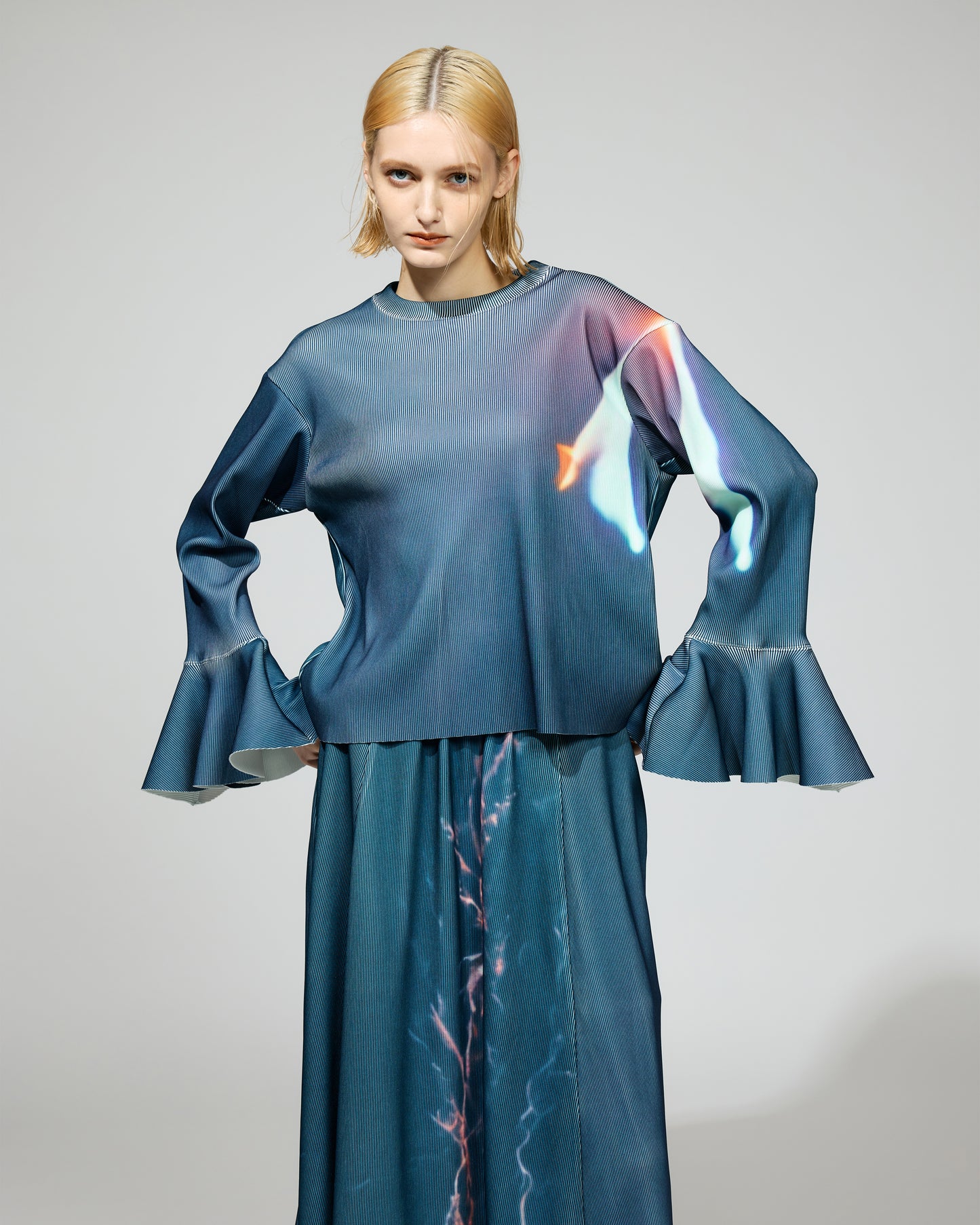 PRINT RIB FLARE SLEEVE C/S (FLASH)