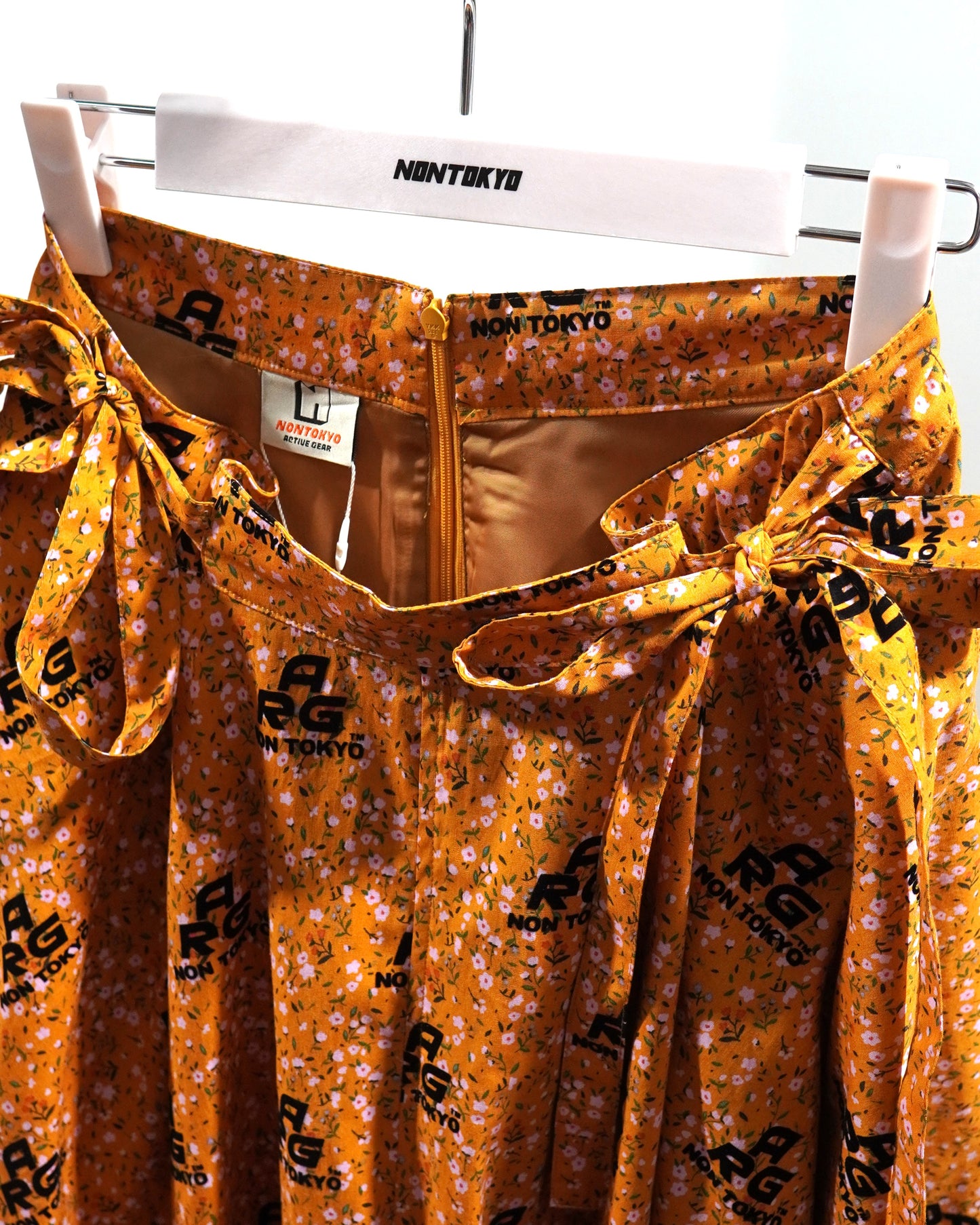 FLOCKED PRINT LONG SKIRT (FLOWER)