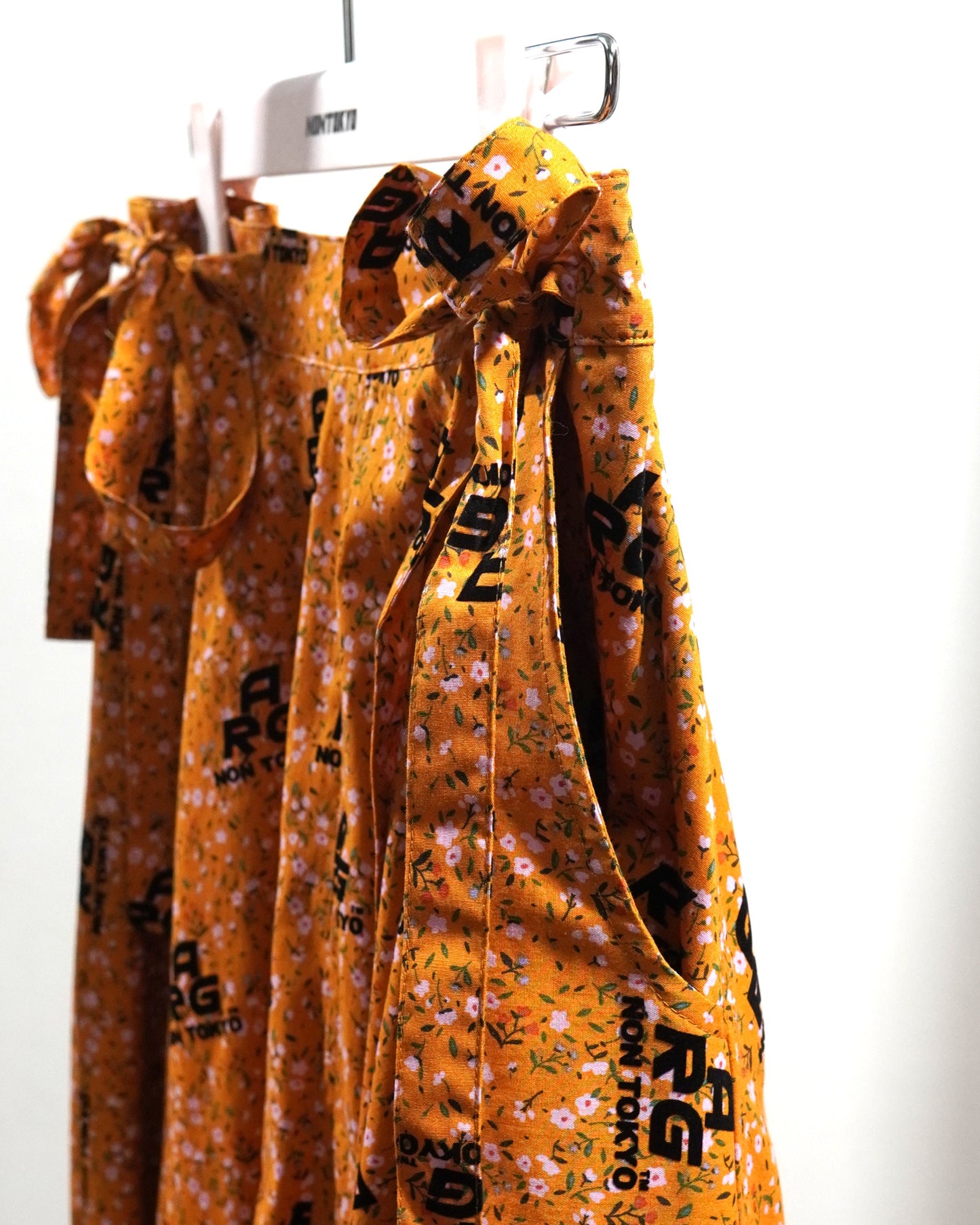 FLOCKED PRINT LONG SKIRT (FLOWER)