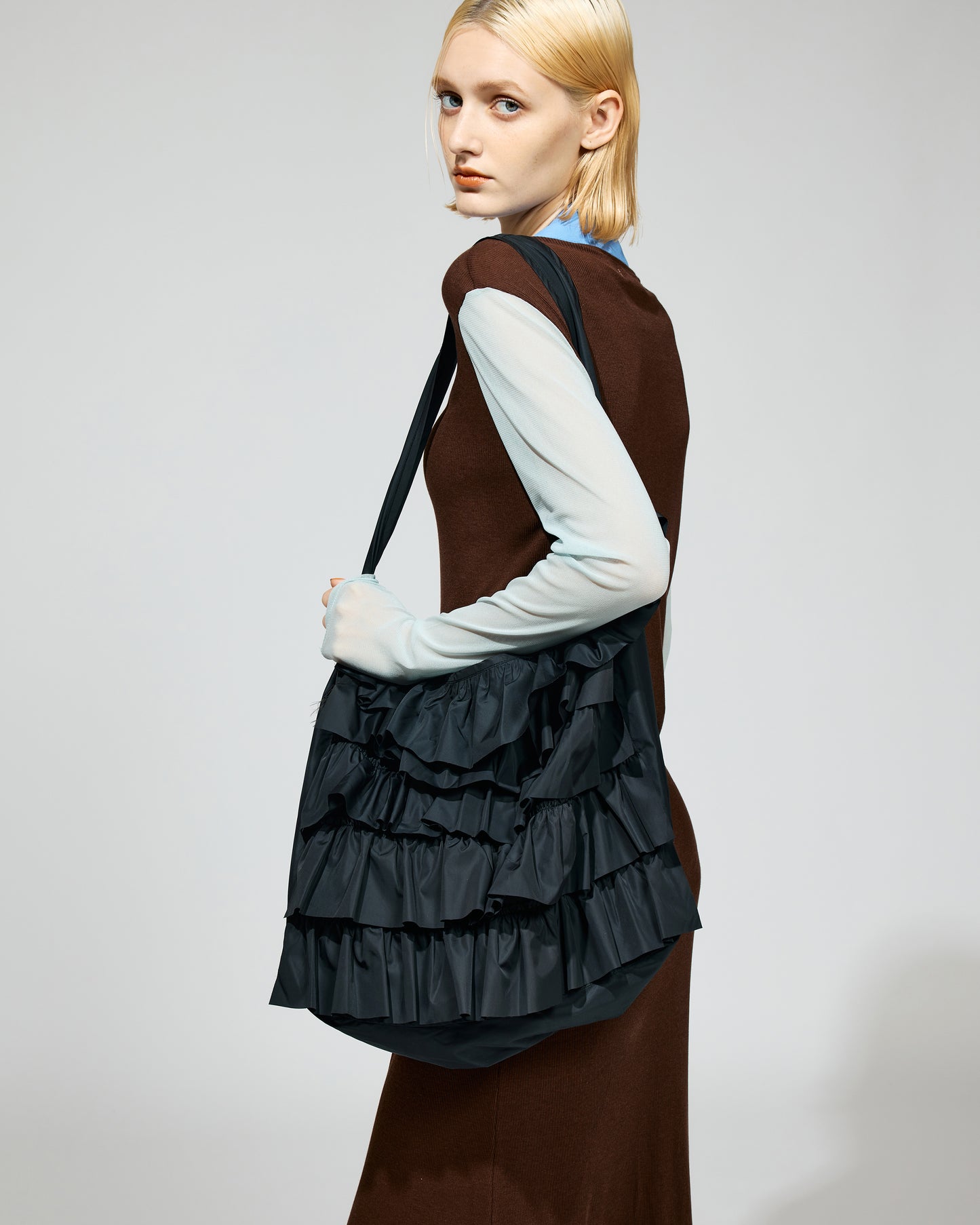 FRILL SHOULDER BAG (BLACK)