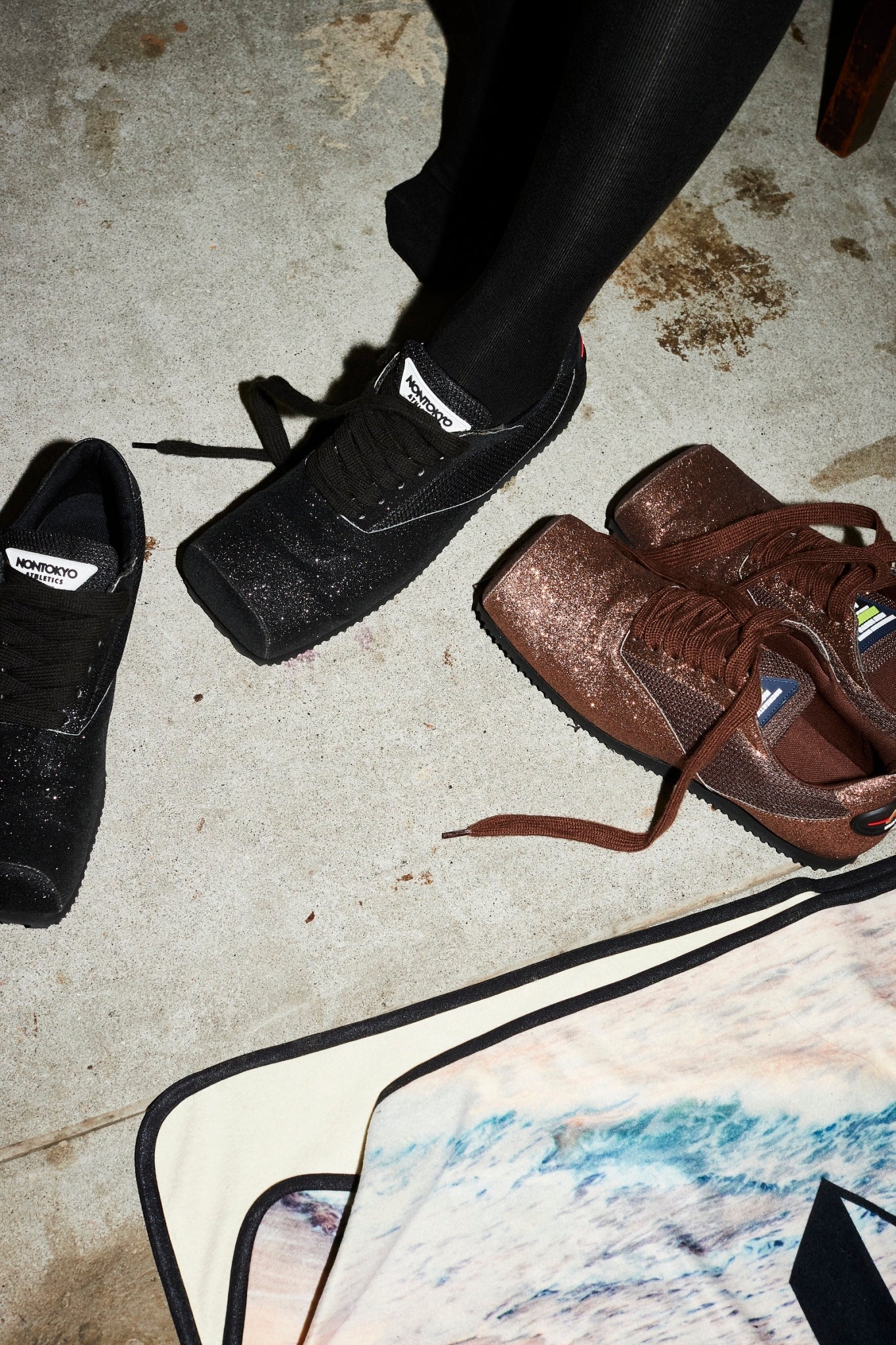 GLITTER SQUARE SNEAKERS (BLACK)