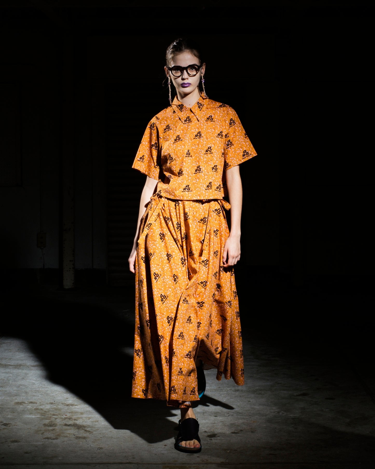 FLOCKED PRINT LONG SKIRT (FLOWER)
