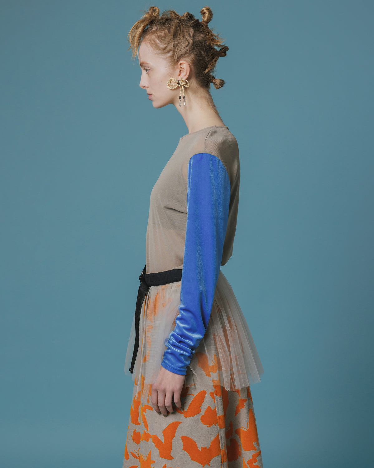 VELVET SLEEVE SHEER C/S (BEIGExBLUE)
