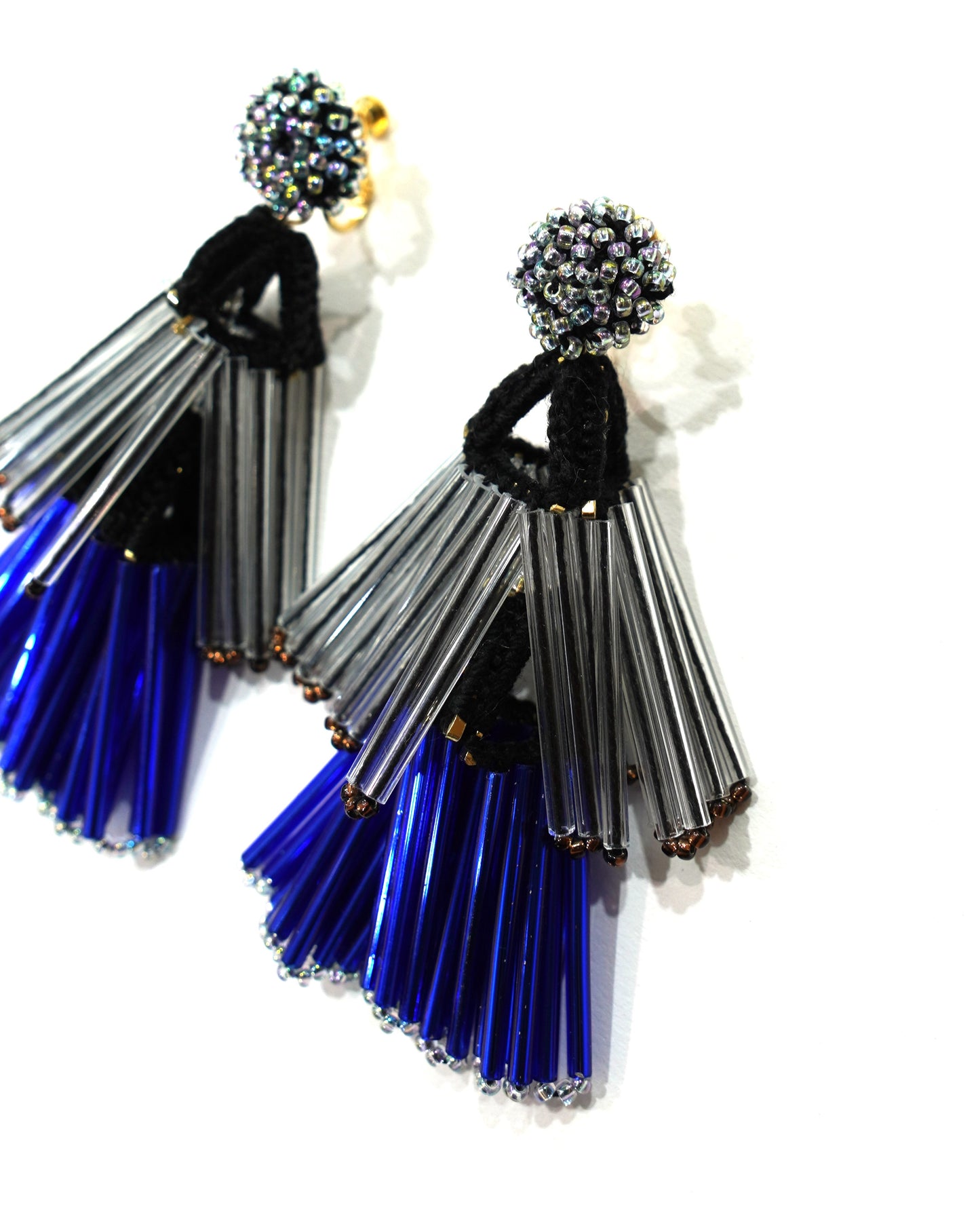 NON TOKYO / BEADS FRINGE EARRING (BLUE×BLACK)