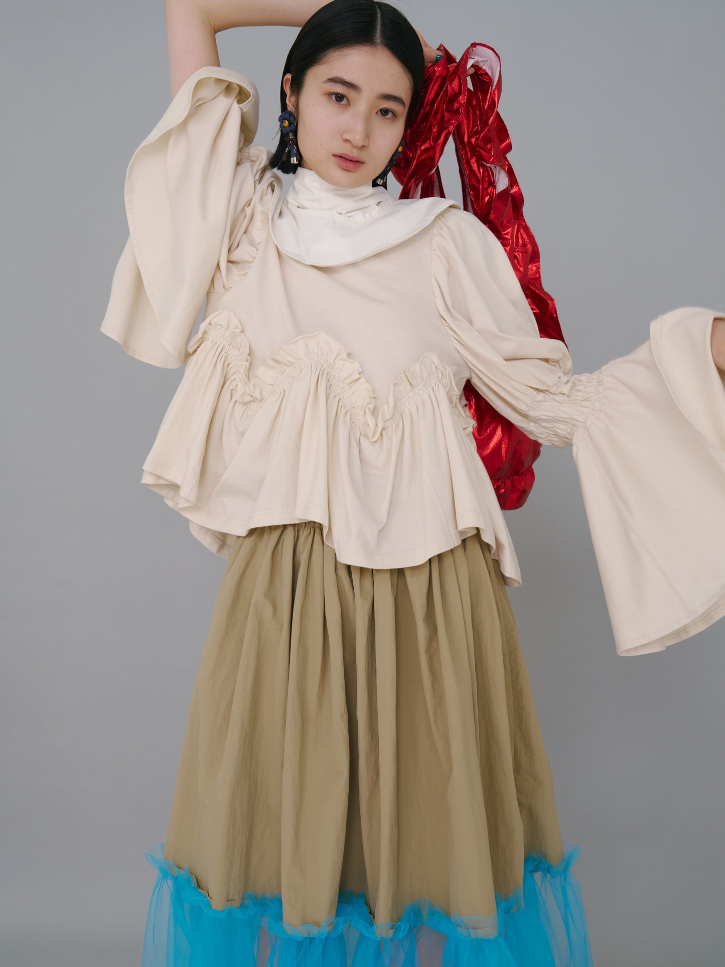 NON TOKYO / POWER SHOULDER FRILL TOP (IVORY)