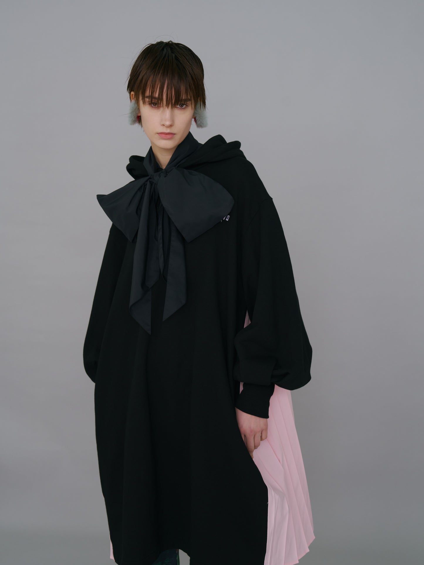 NON TOKYO / BACK PLEATS SWEAT ONE-PIECE (BLACK×PINK)