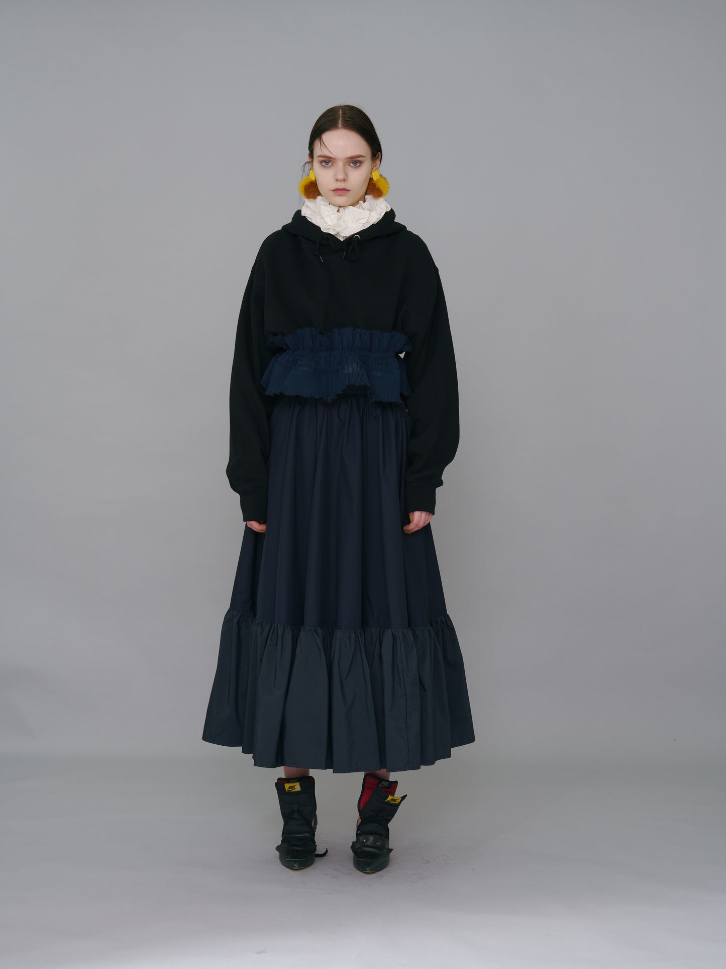 NON TOKYO / PLEATS FRILL SHORT PARKA (BLACK)