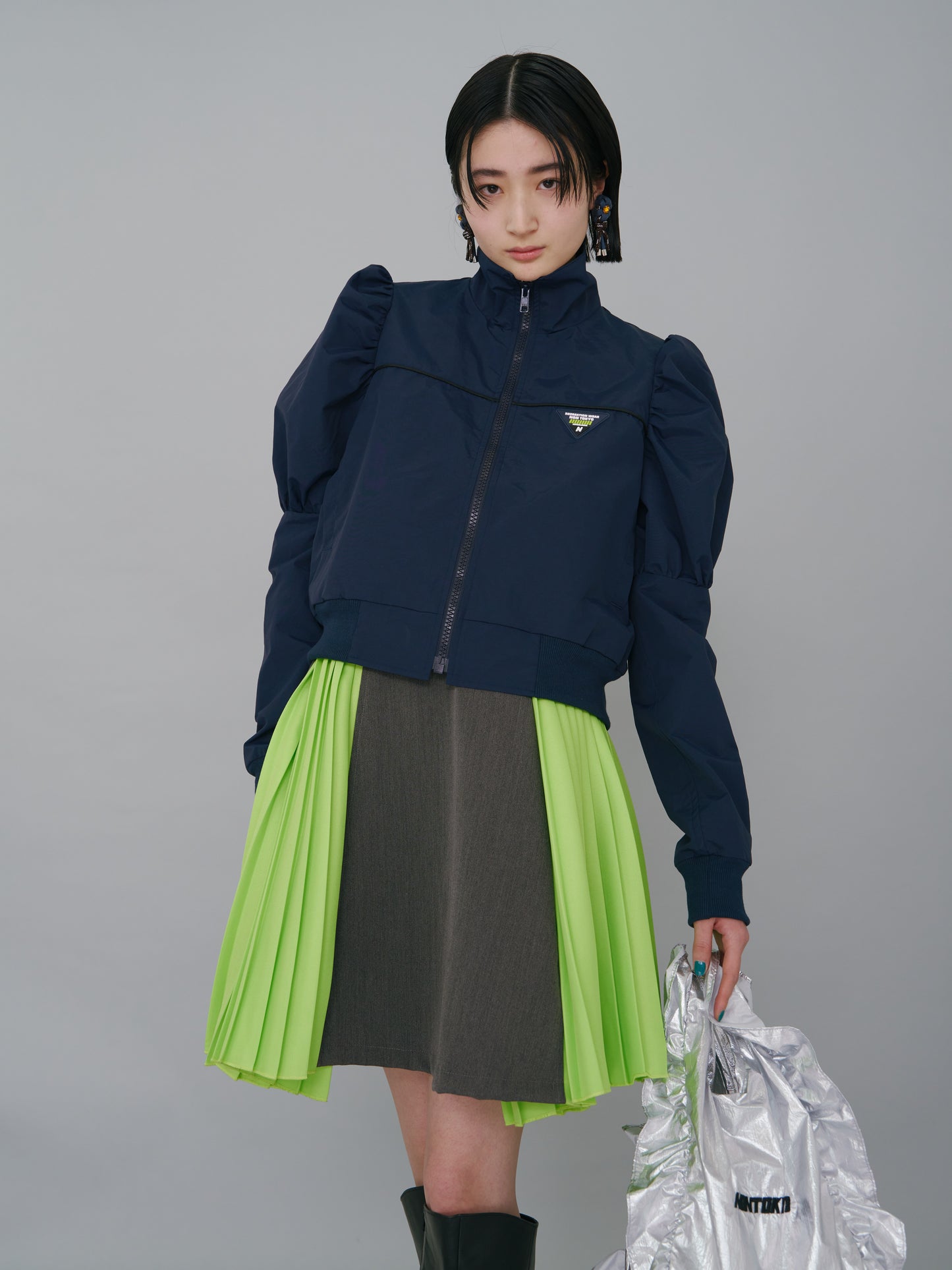 NON TOKYO / ADUSTER PLEATS MINI SKIRT (GRAY×GREEN) &lt;NON TOKYO&gt; Adjuster pleats mini skirt (gray×green)