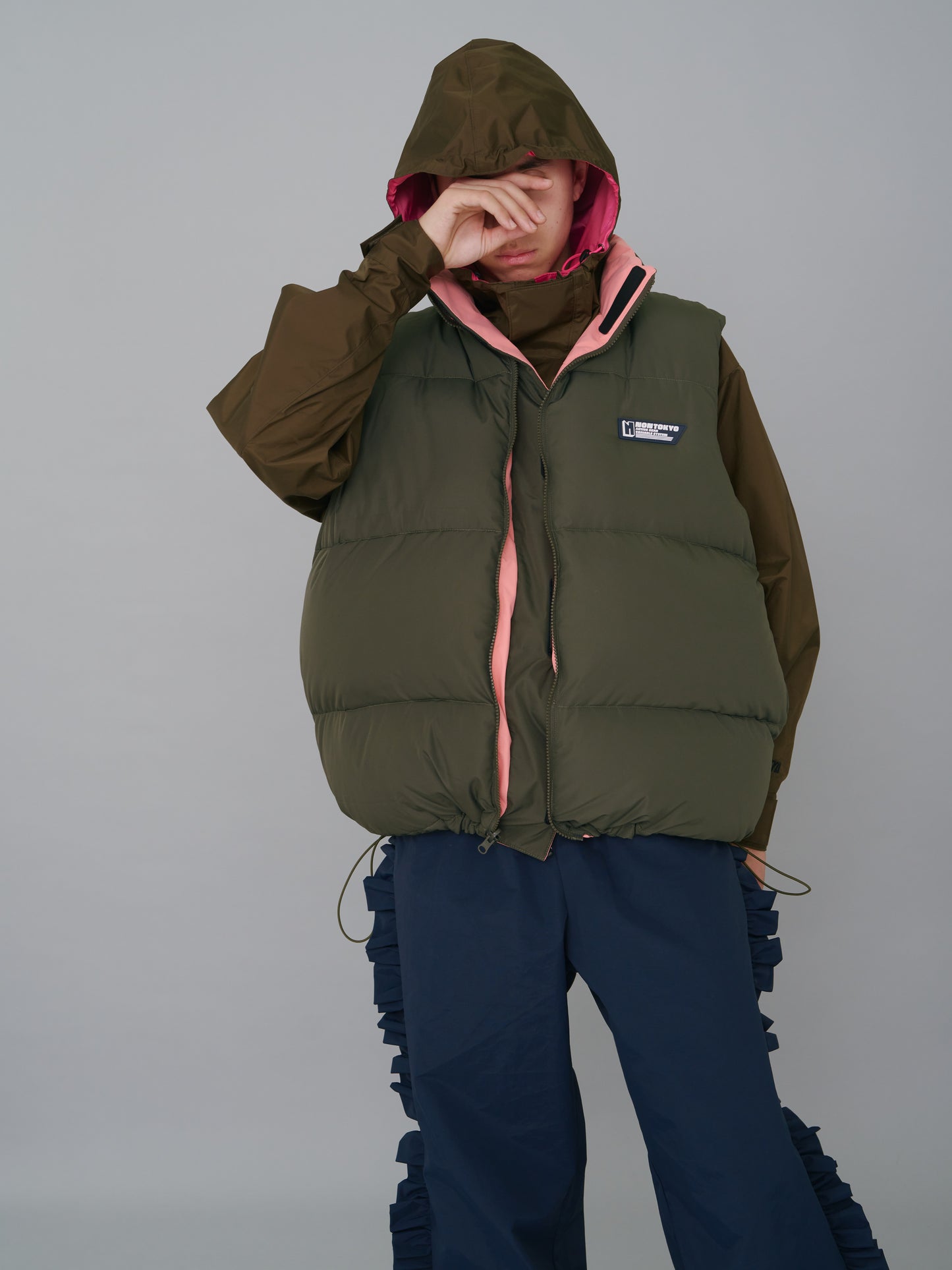 NON TOKYOxUNIVERSAL OVERALL / REVERSIBLE DOWN VEST (PINK×KHAKI)