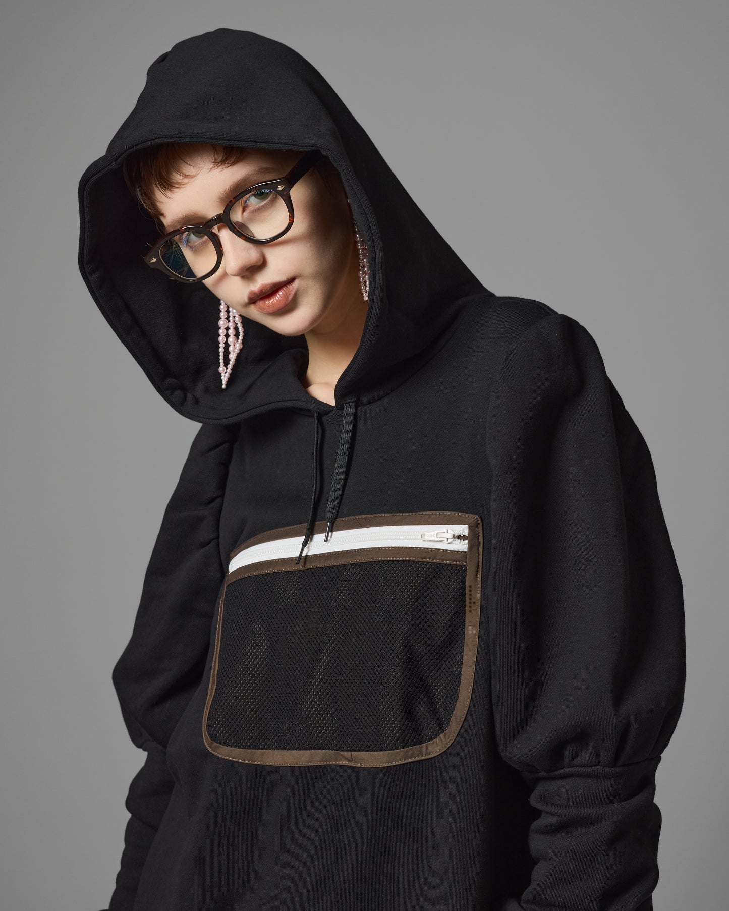 MESH POCKET PUFFSLEEVE ONE-PIECE (BLACK)