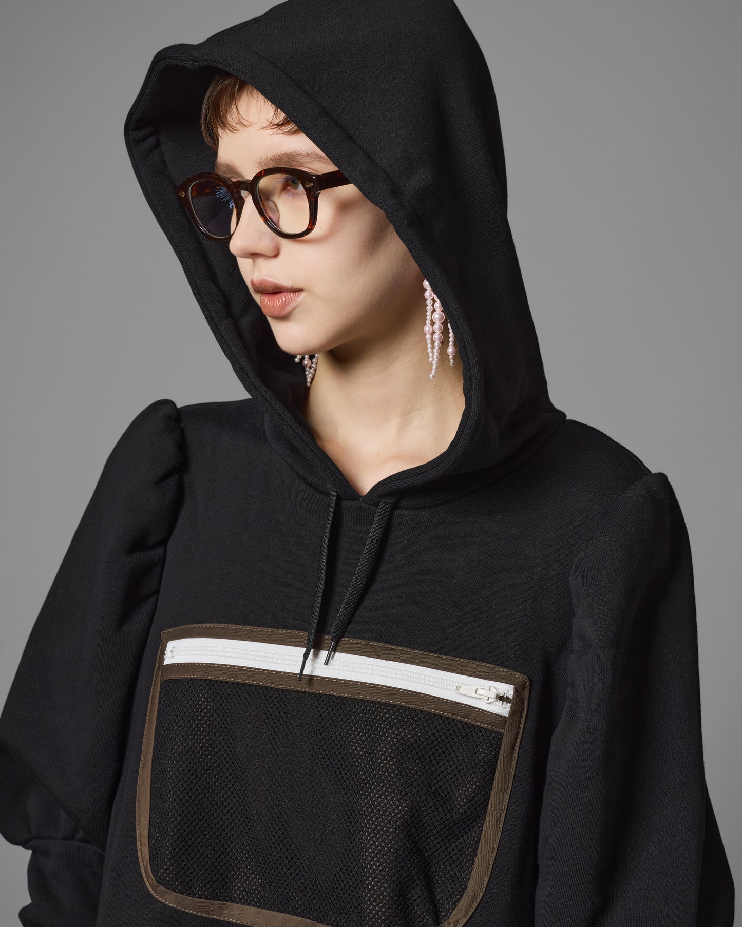 MESH POCKET PUFFSLEEVE ONE-PIECE (BLACK)