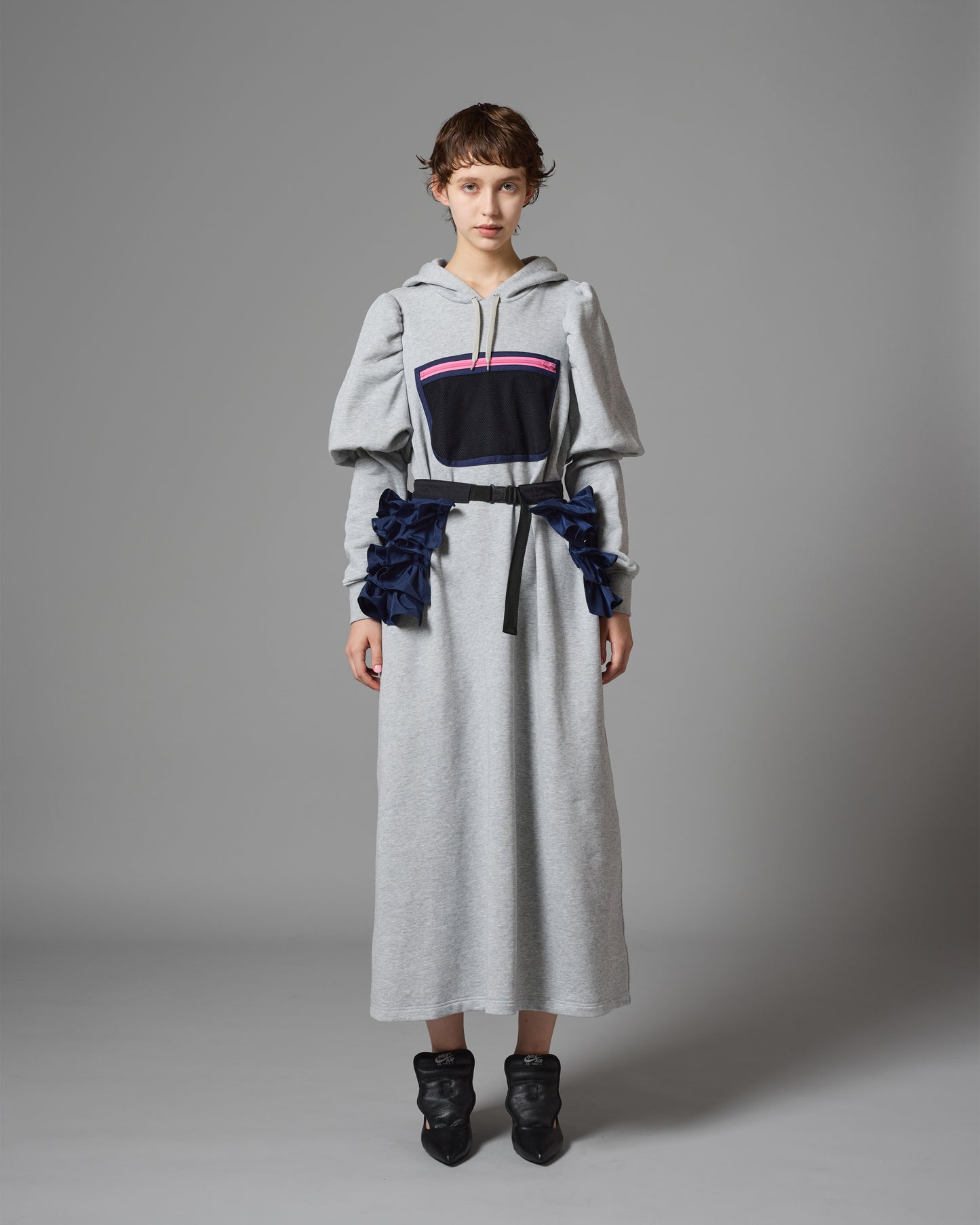 MESH POCKET PUFFSLEEVE ONE-PIECE (GRAY)