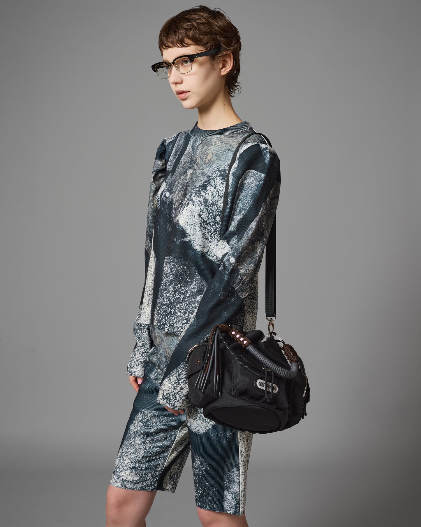 2WAY MULITI POCKET POUCH BAG feat.OUTDOOR (BLACK)