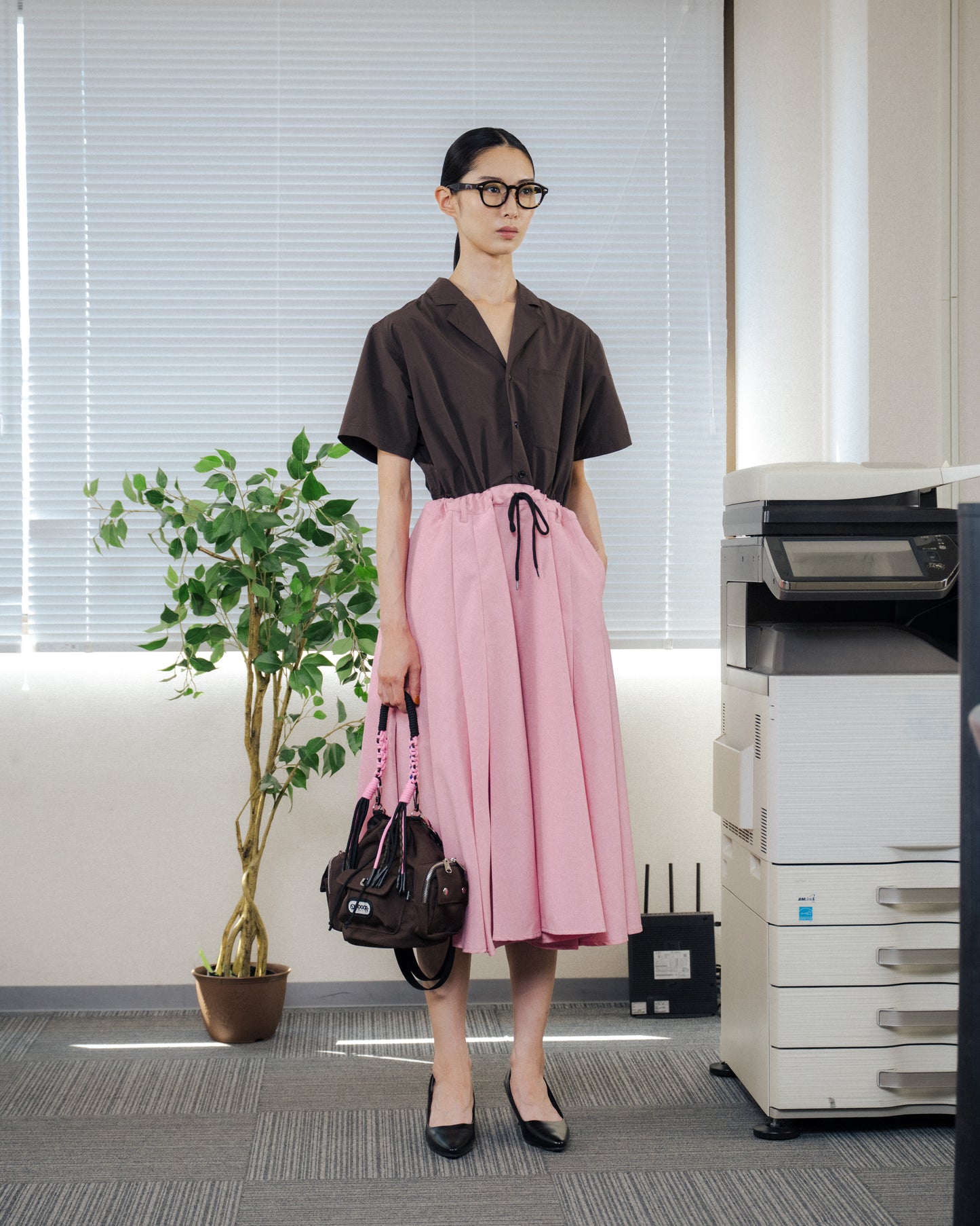 [PRE ORDER] OPENCOLLAR SHIRT ONE-PIECE (KHAKI×PINK)