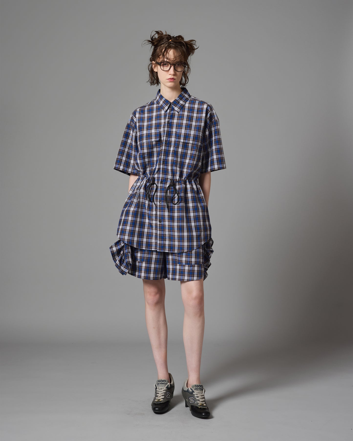 CHECK FRILL TRUCK SHORTS  (BLUE)
