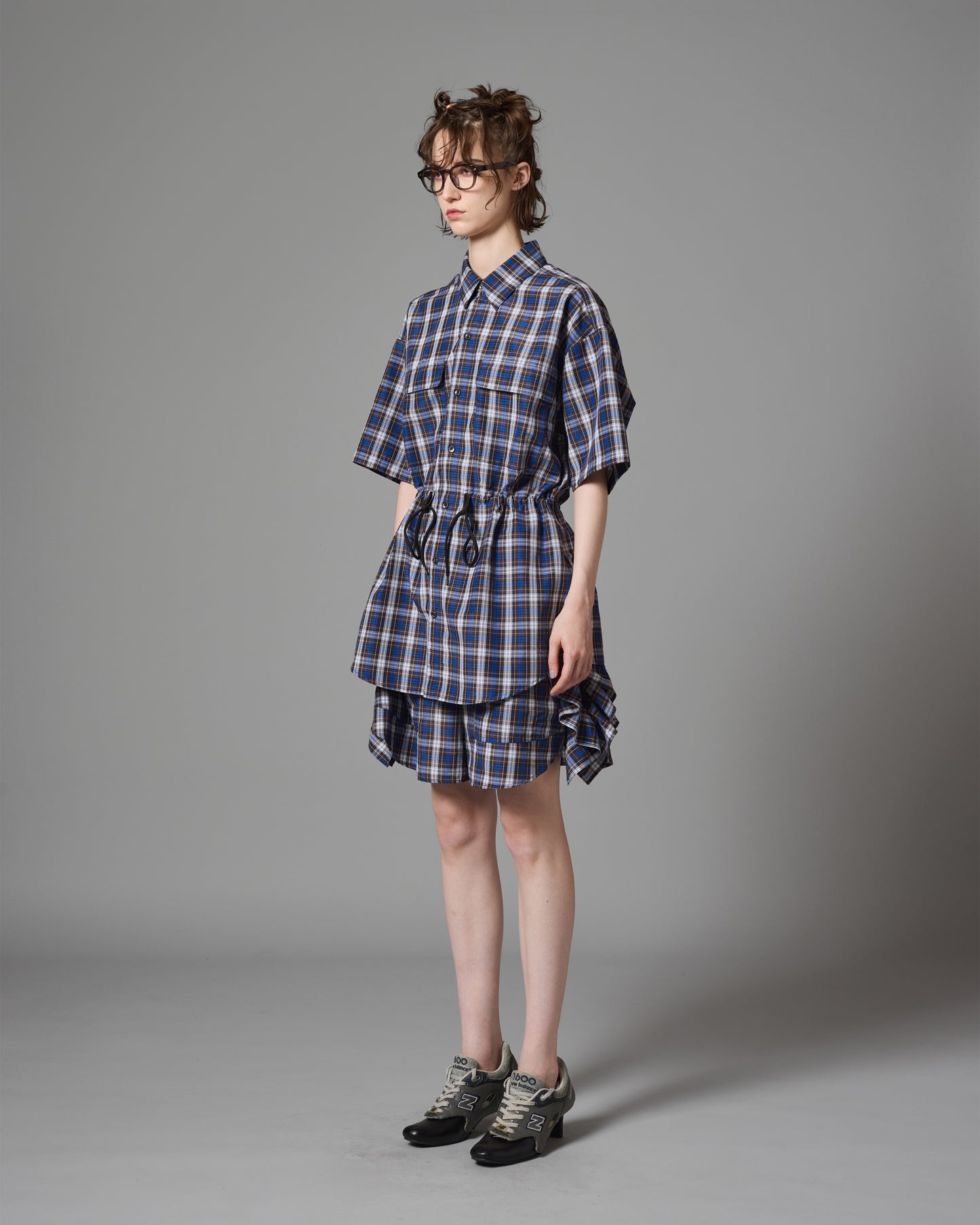 CHECK FRILL TRUCK SHORTS  (BLUE)