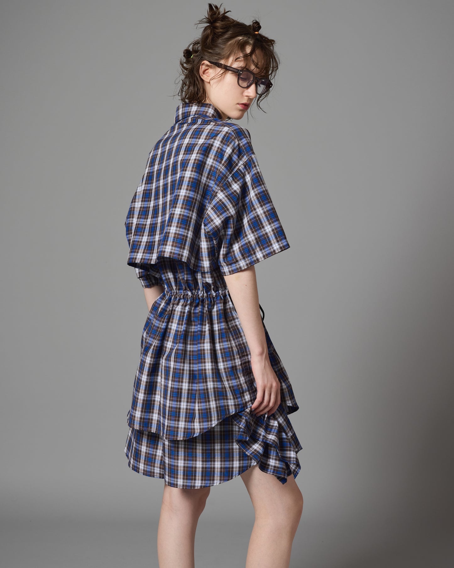 CHECK FRILL TRUCK SHORTS  (BLUE)