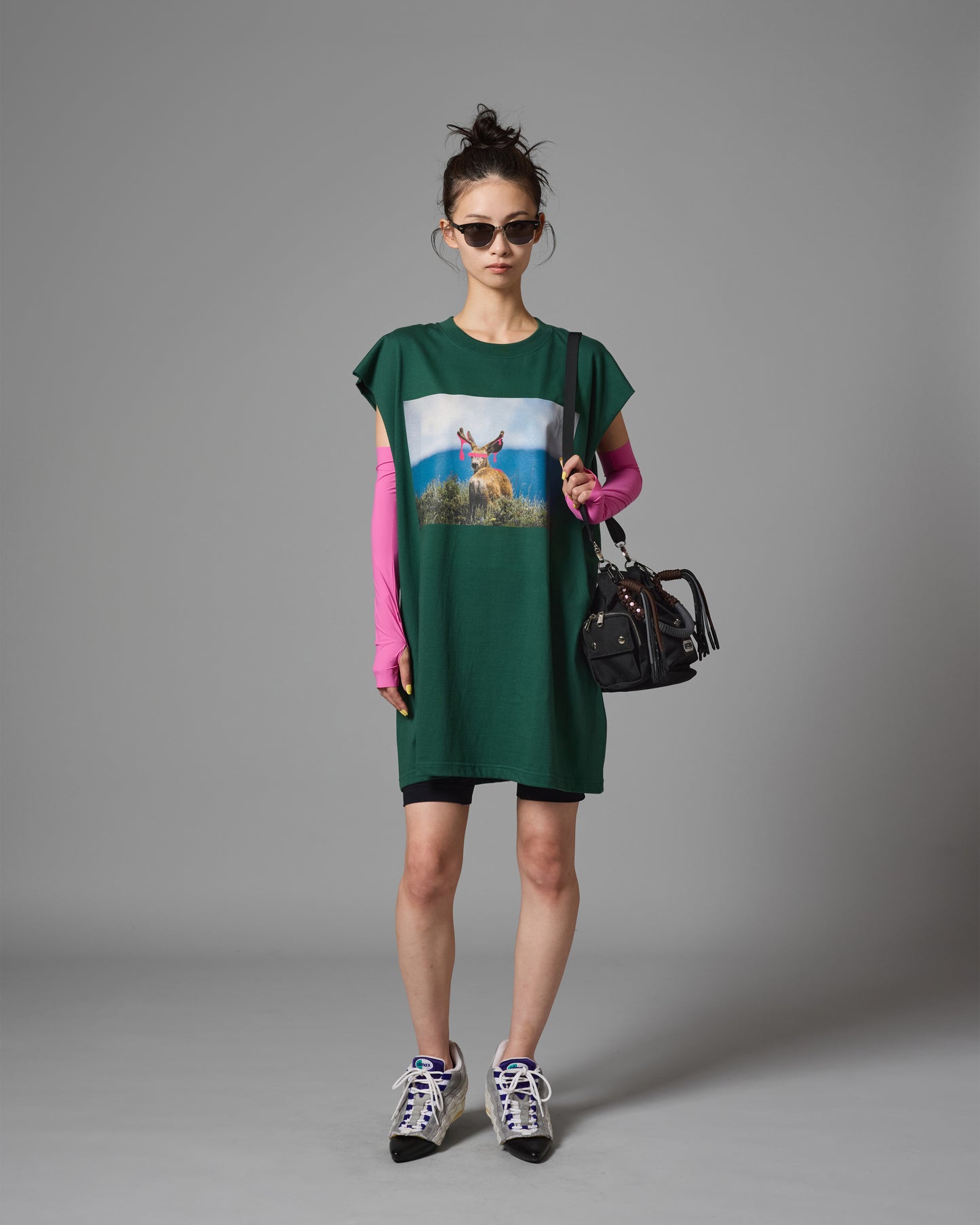 DEER PRINT NO-SLEEVE T-SHIRT (GREEN)