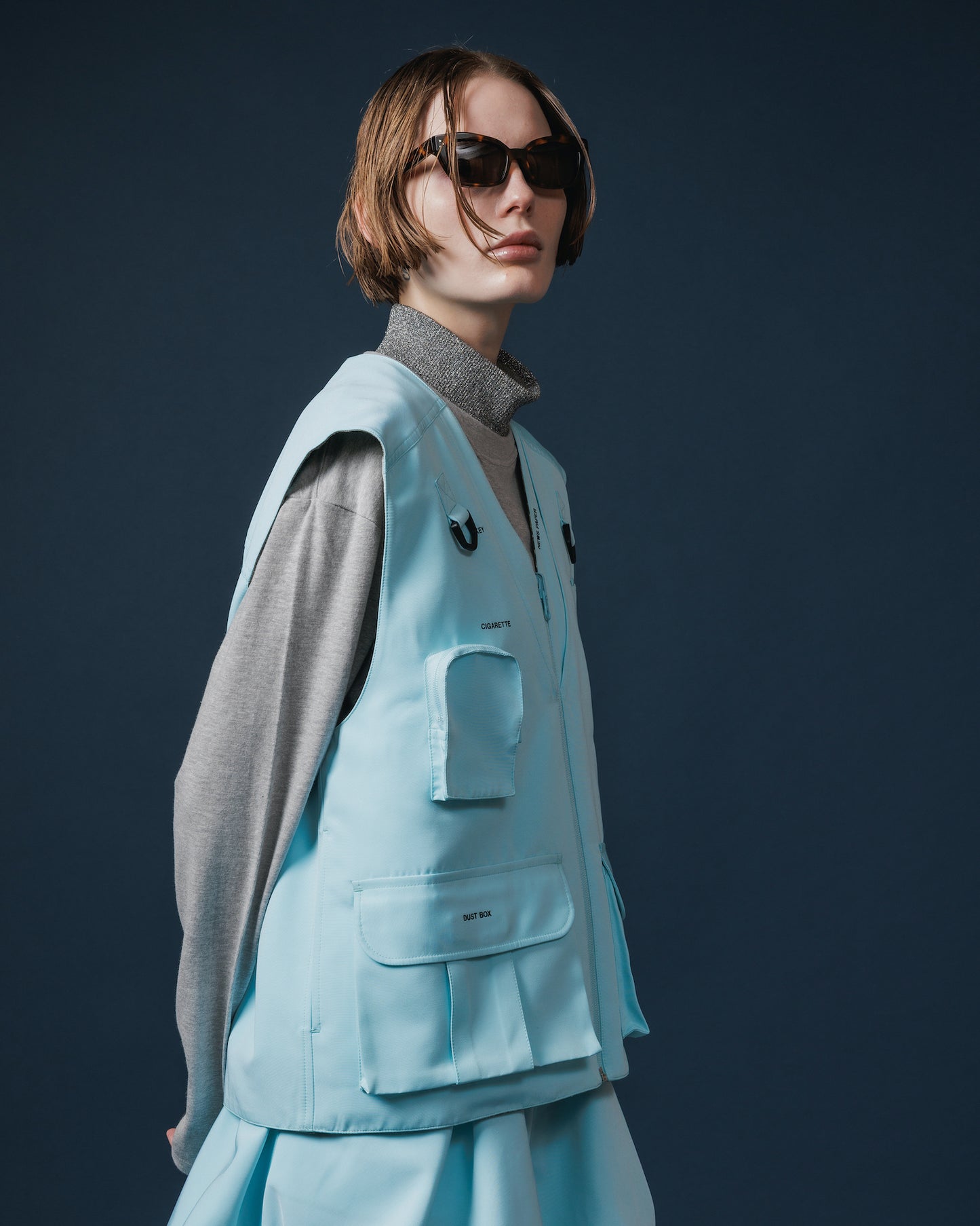REVERSIBLE MULTI POCKET VEST (BLUE)