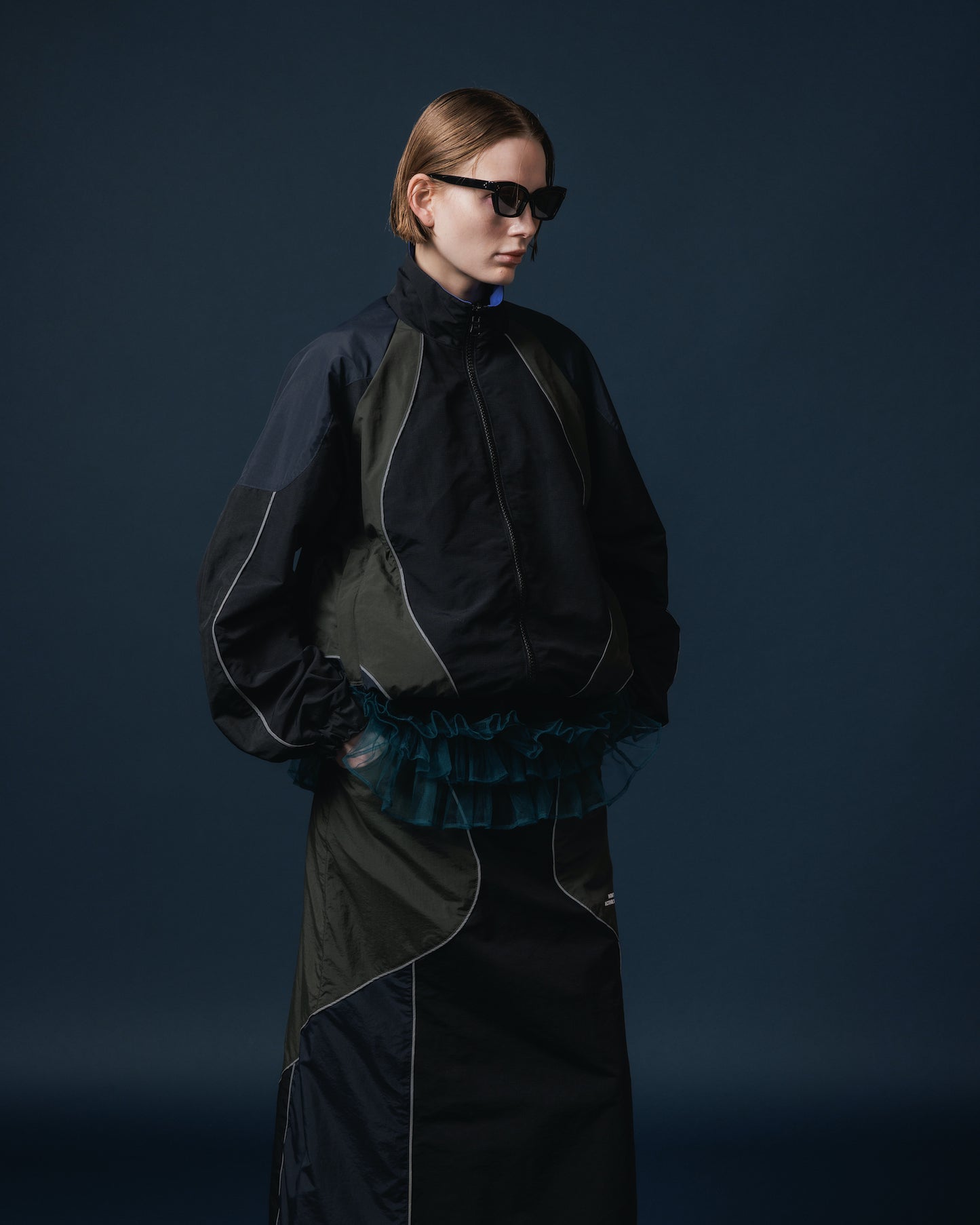 REVERSIBLE SWITCHING BLOUSON & SCARF (NAVY x BLACK)