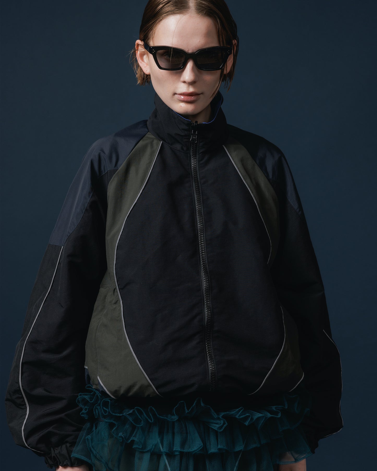 REVERSIBLE SWITCHING BLOUSON & SCARF (NAVY x BLACK)
