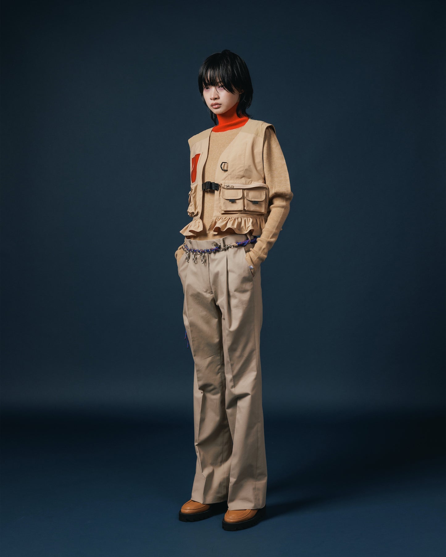 MULTIPOCKET FRILLVEST (BEIGE)