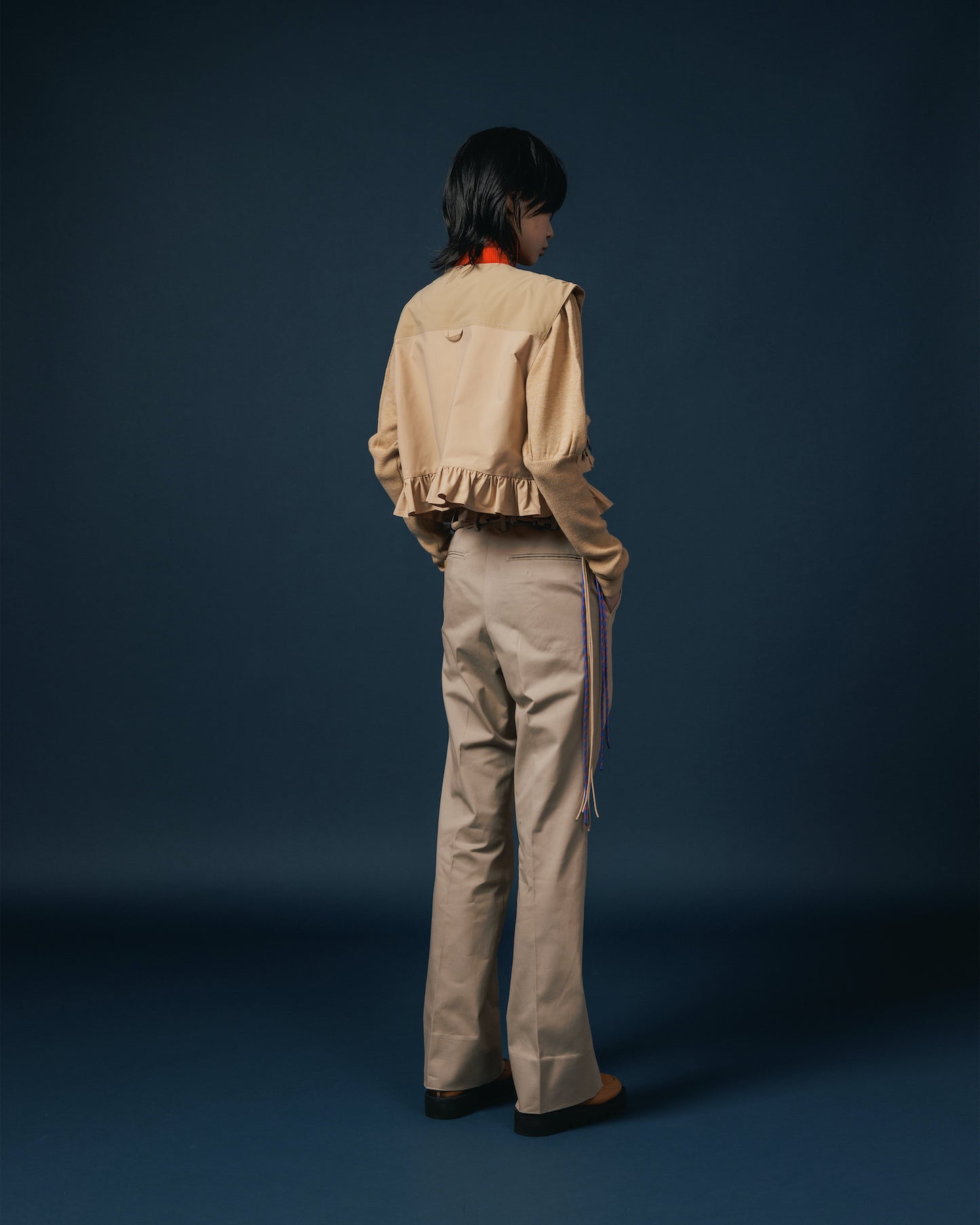 MULTIPOCKET FRILLVEST (BEIGE)