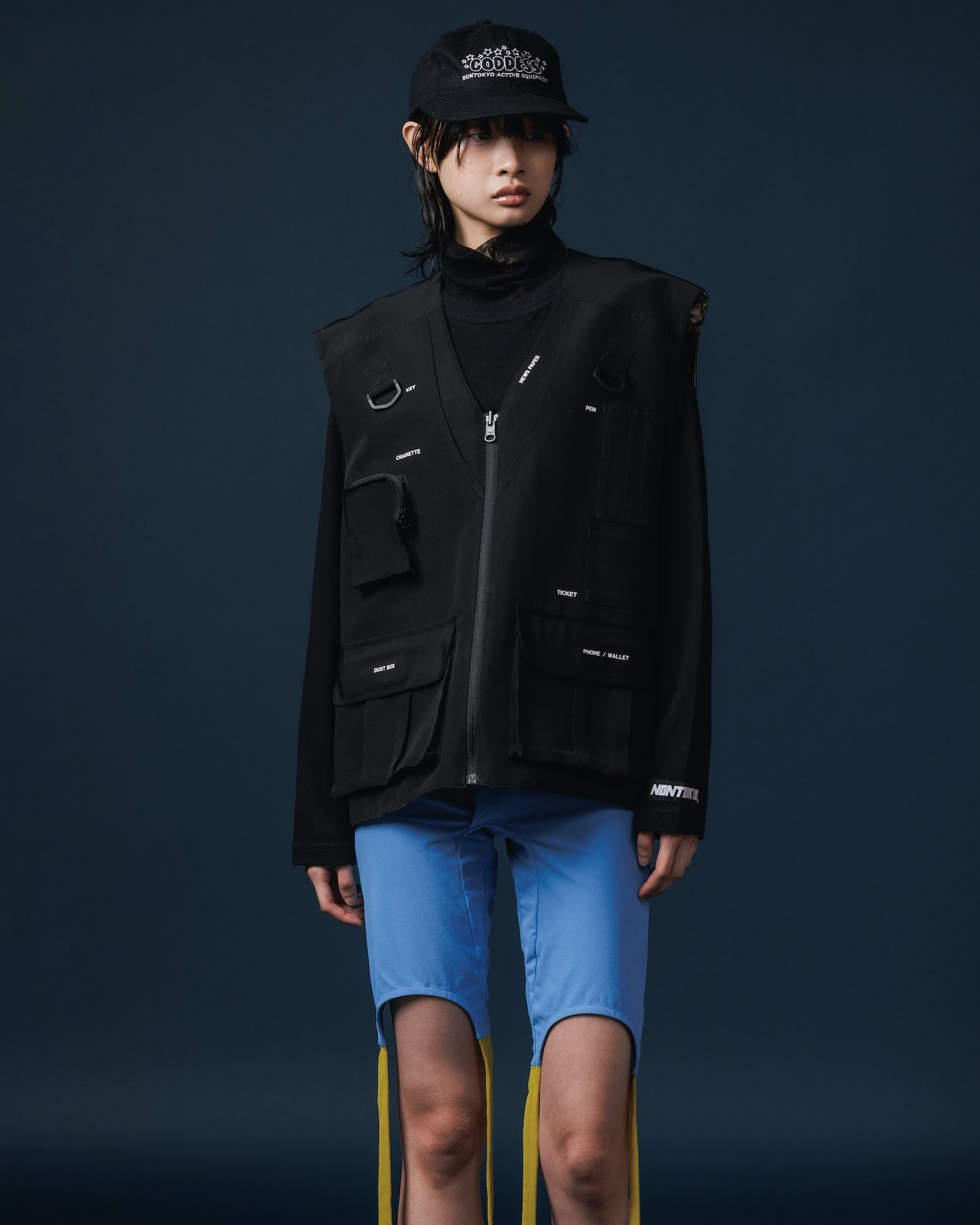 REVERSIBLE MULTI POCKET VEST (BLACK)