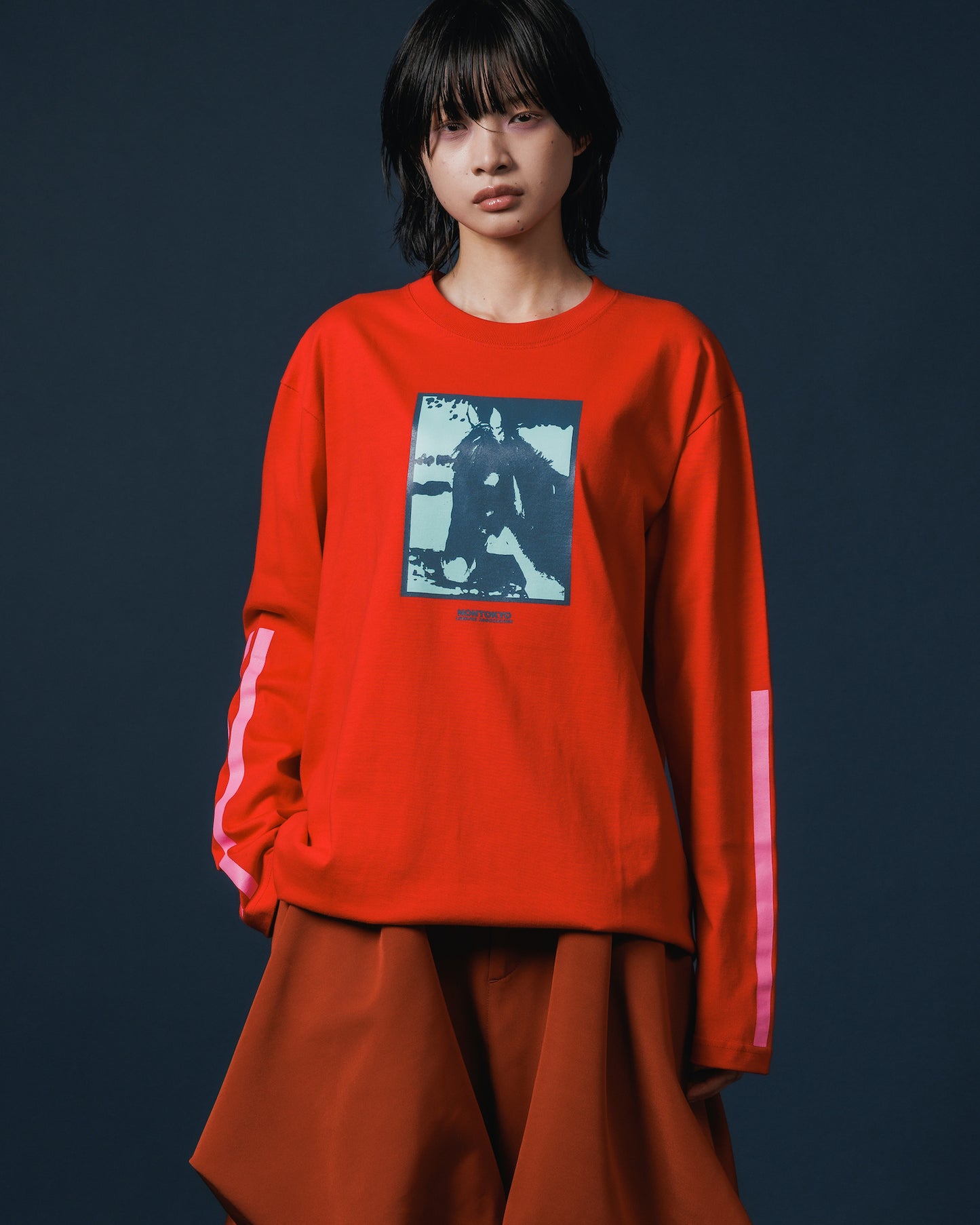 PRINT L/S T-SHIRT (HORSE / RED)