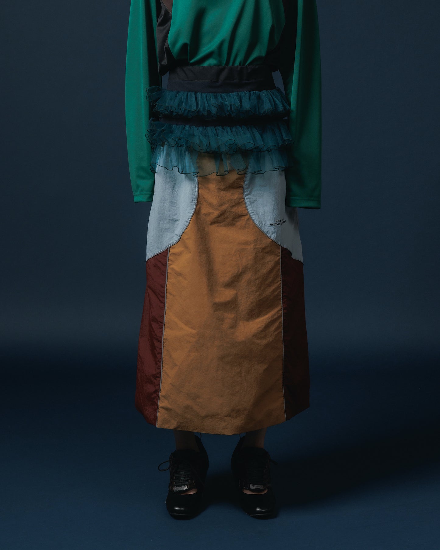 SWITCHING NYLON SKIRT (MUSTARD x BLUE)