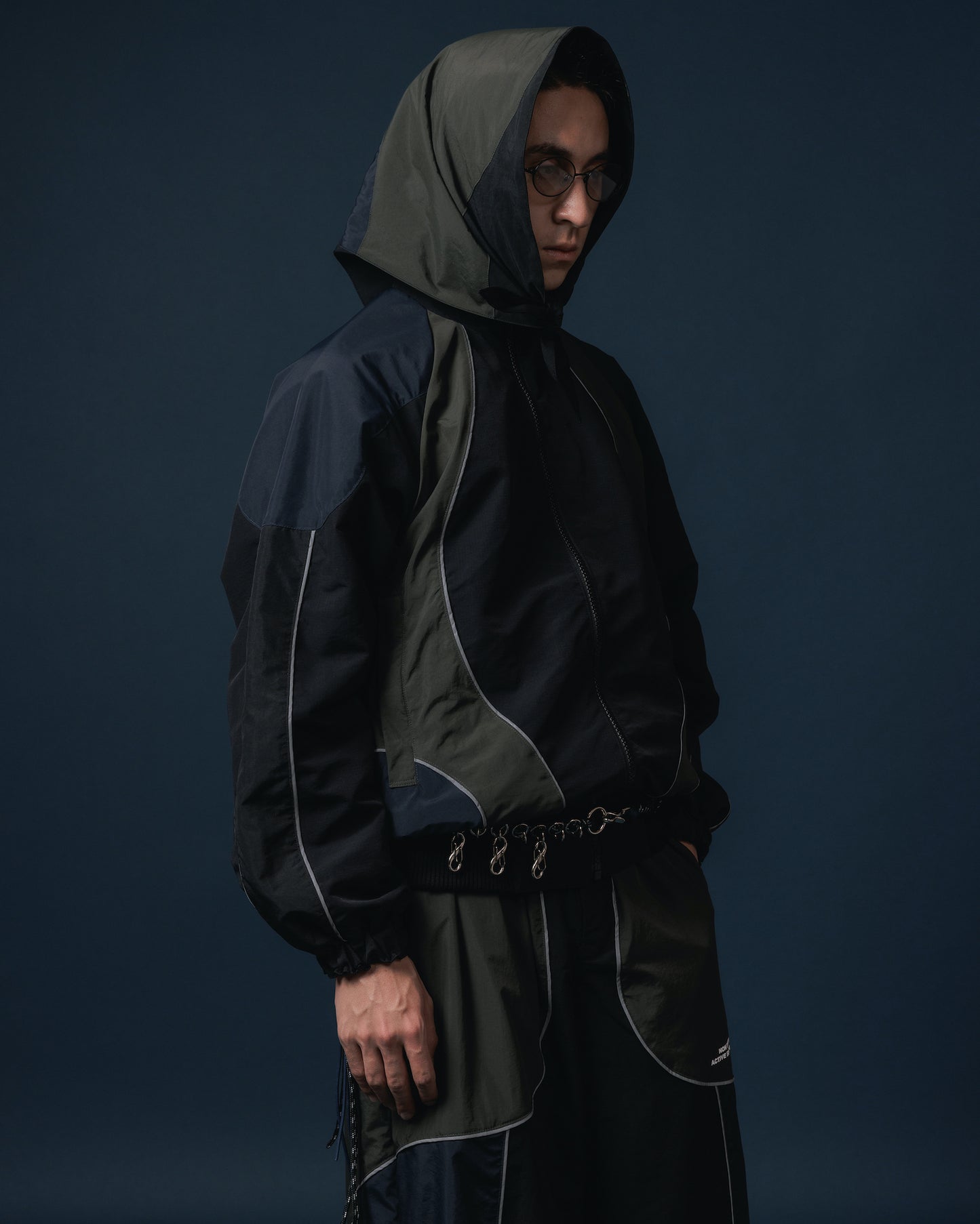 REVERSIBLE SWITCHING BLOUSON & SCARF (NAVY x BLACK)