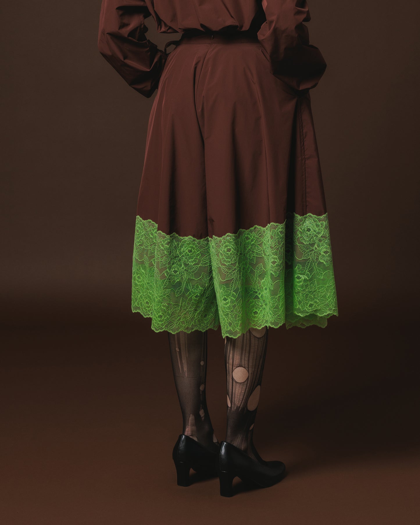 LACE RIBBON SHORTS (WINE)
