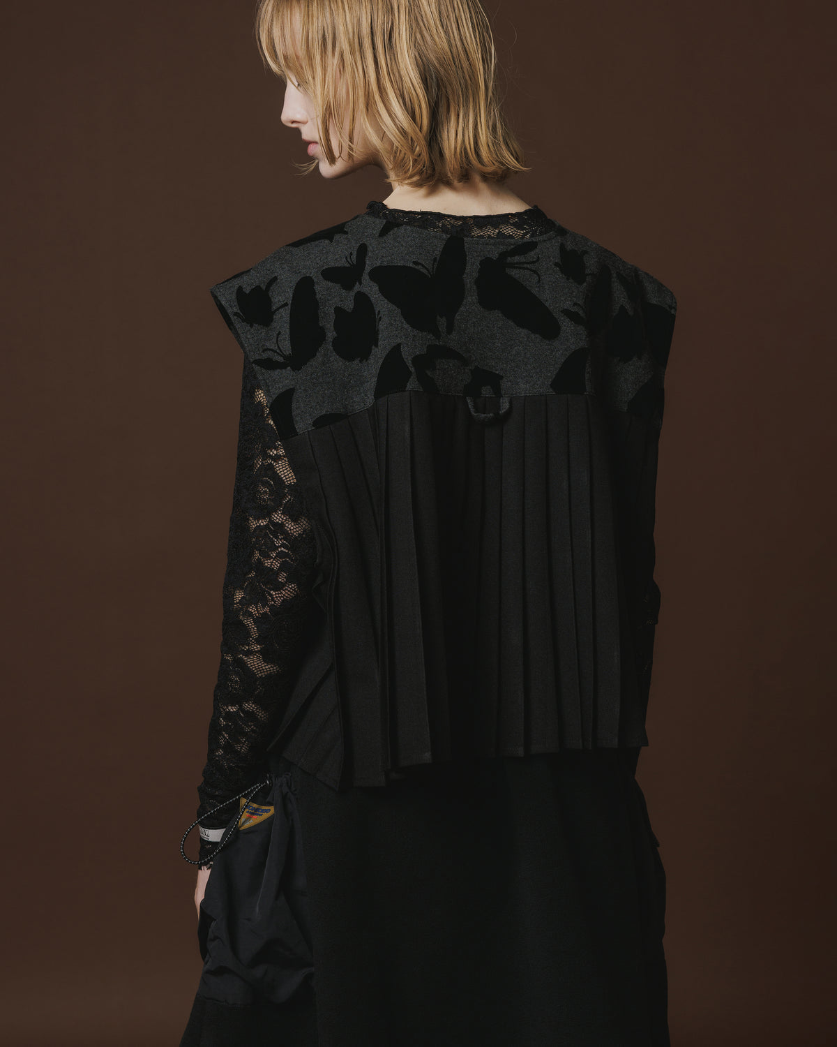 BACK PLEATS FLOCKY VEST (GRAY x BLACK)
