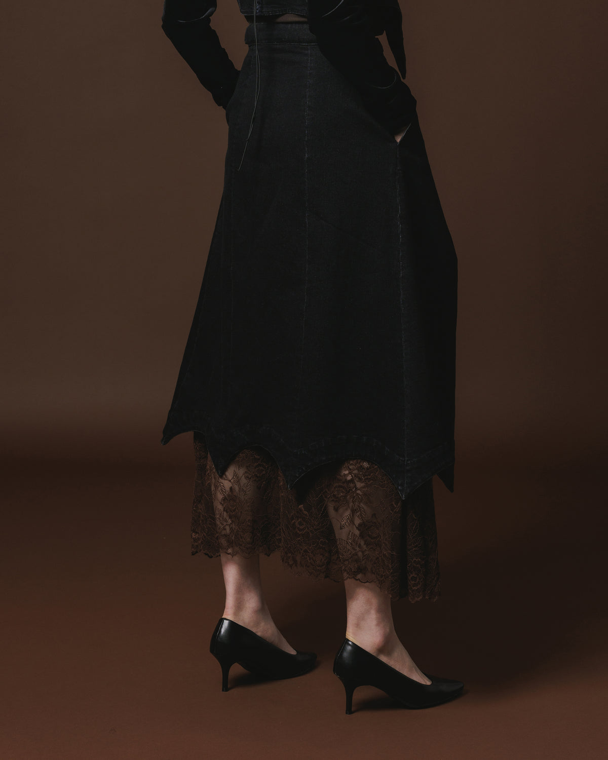 BATWING HEM DENIM & LACE SKIRT (BLACK)