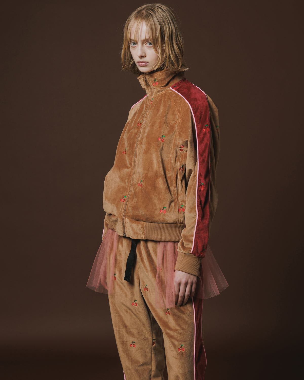 EMBROIDERY VELOUR TRACK JKT (BROWN)