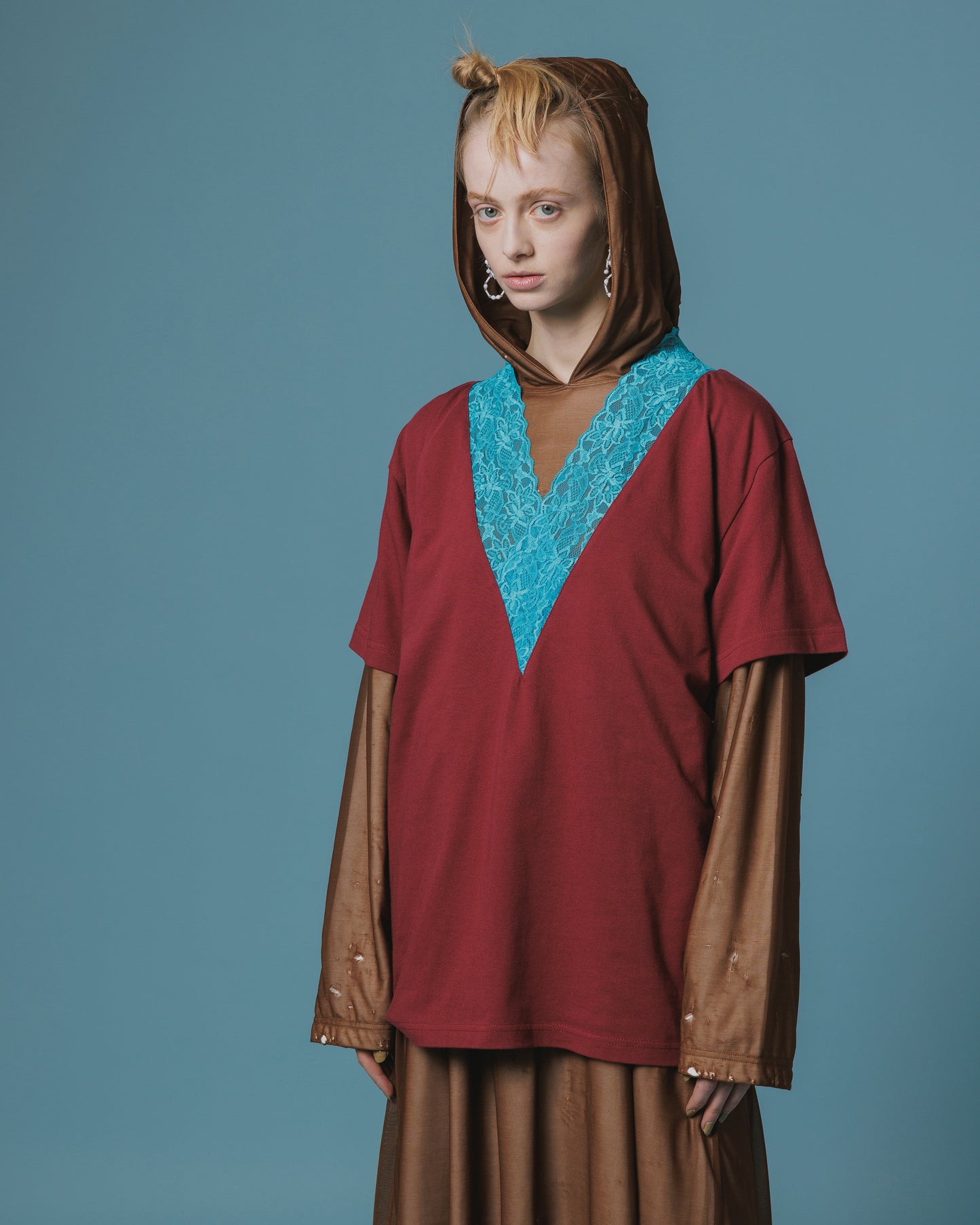 LACE V-NECK T-SHIRT (WINE)