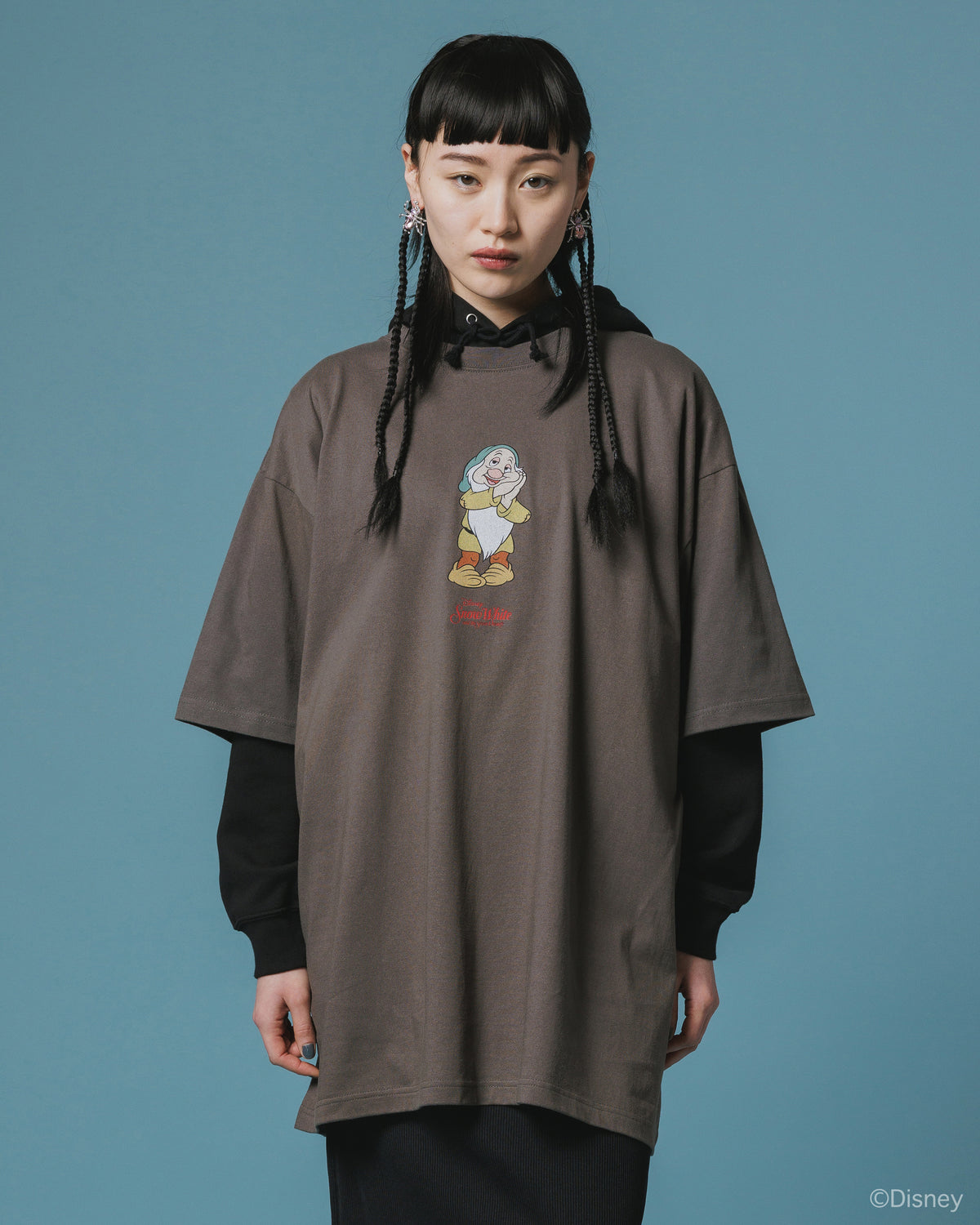【Disney collection】PRINT BIG T-SHIRT / SLEEPY (CHARCOAL)