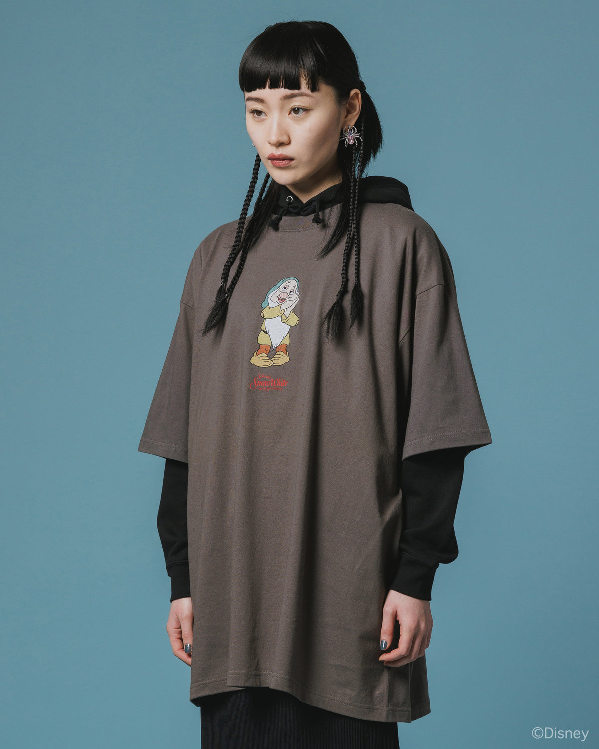 【Disney collection】PRINT BIG T-SHIRT / SLEEPY (CHARCOAL)