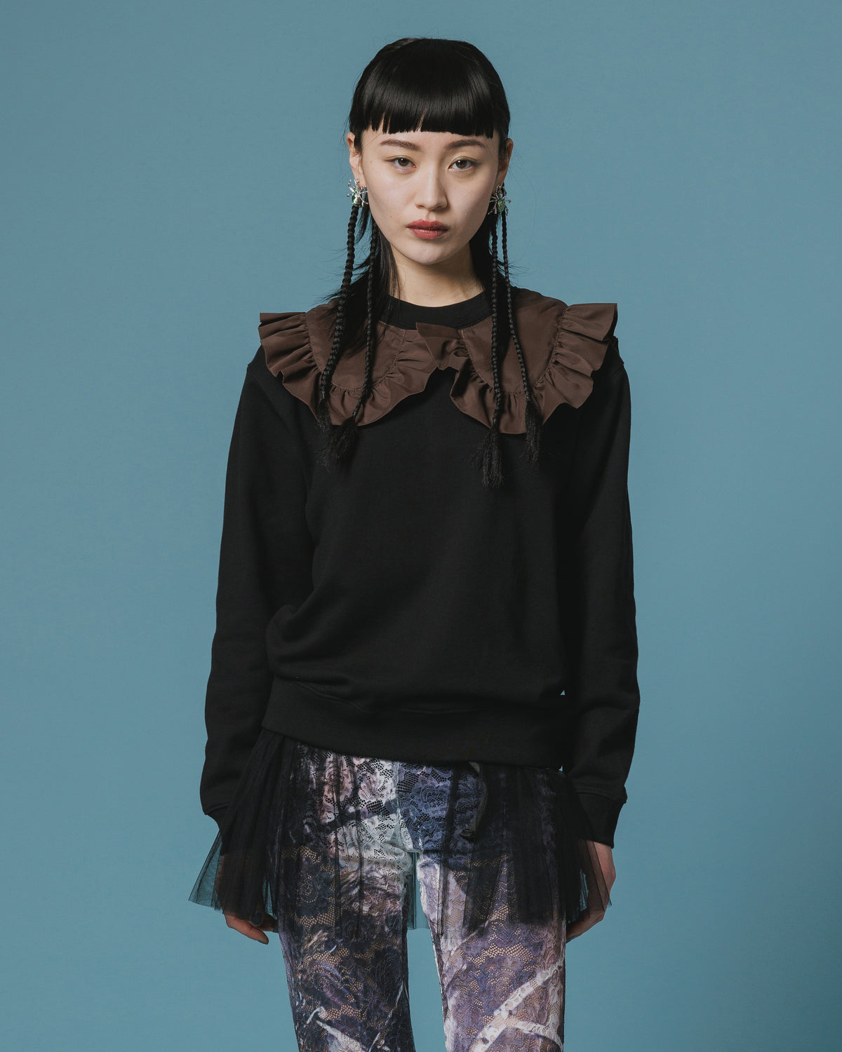 FRILL COLLAR PO SWEAT (BLACK)